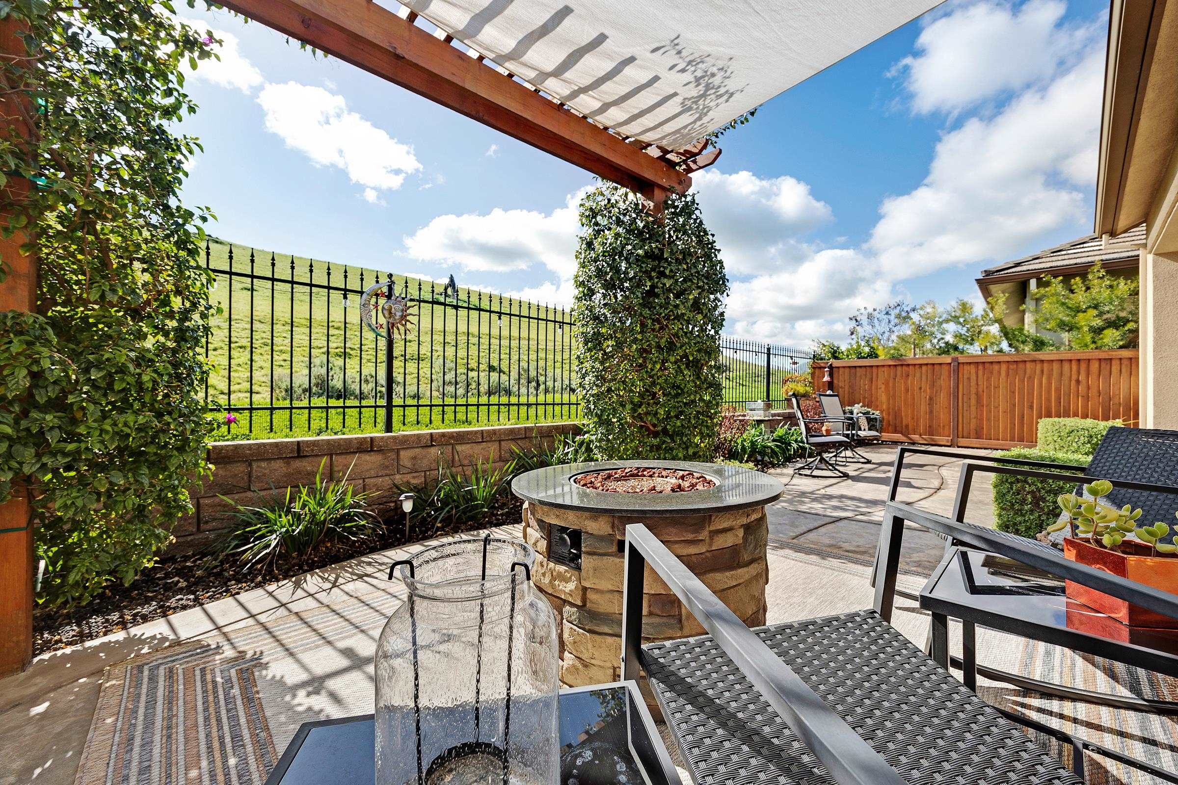 Detail Gallery Image 8 of 60 For 1994 Andalucia Ln, Brentwood,  CA 94513 - 2 Beds | 2/1 Baths