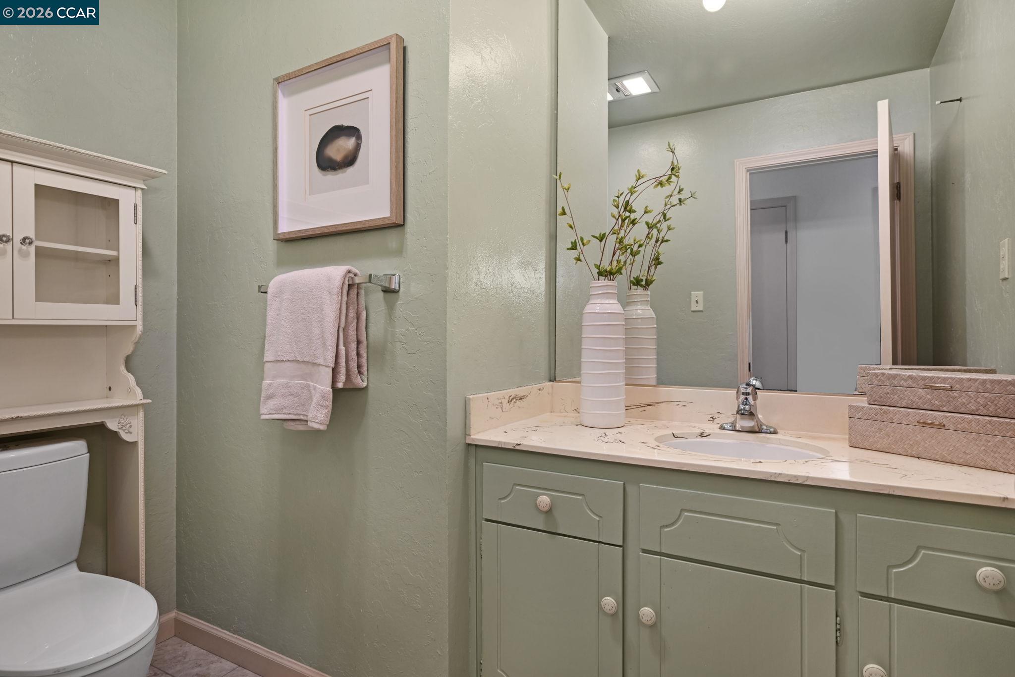 Detail Gallery Image 13 of 21 For 149 Saint Francis Ct, Danville,  CA 94526 - 5 Beds | 2/1 Baths