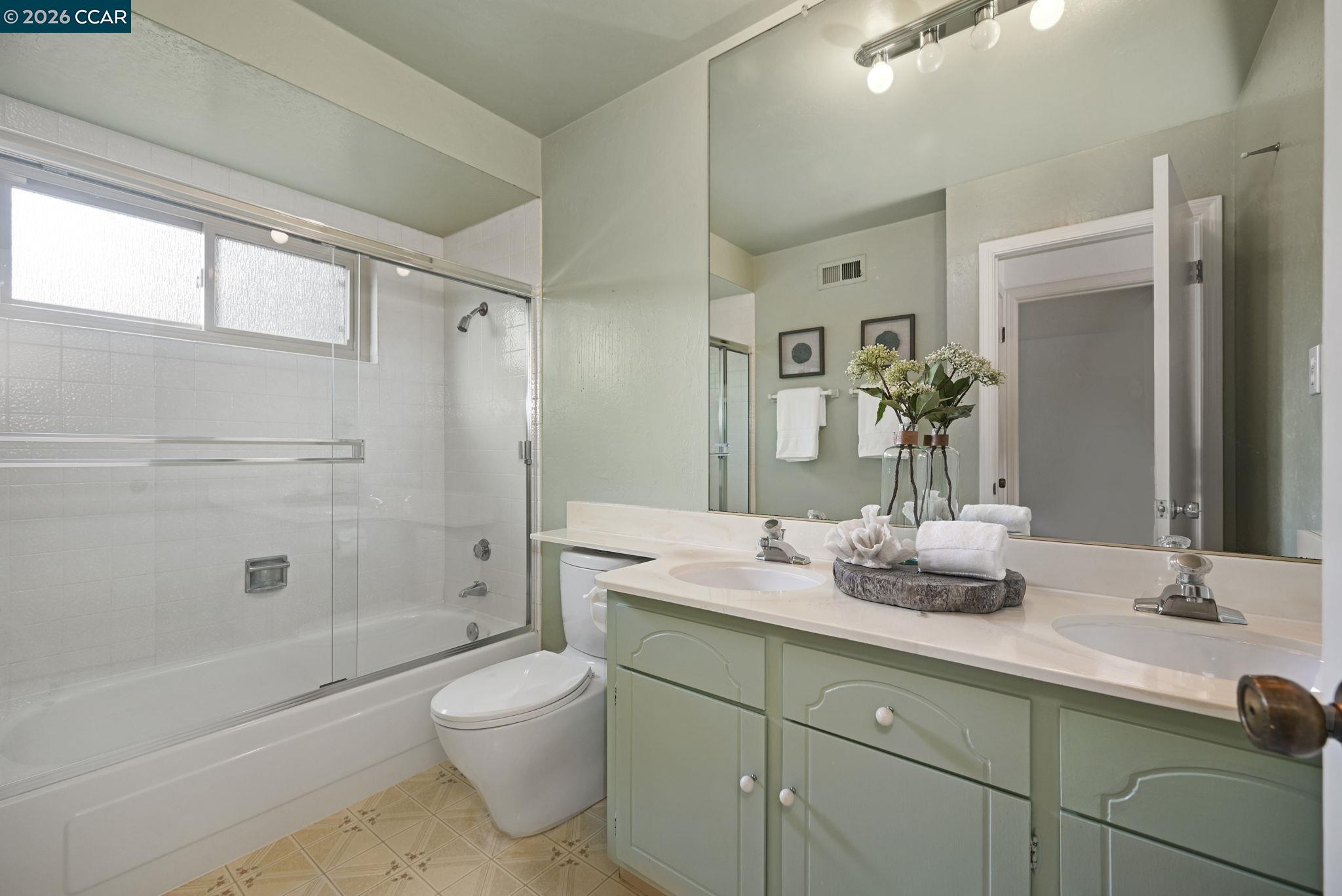 Detail Gallery Image 15 of 21 For 149 Saint Francis Ct, Danville,  CA 94526 - 5 Beds | 2/1 Baths