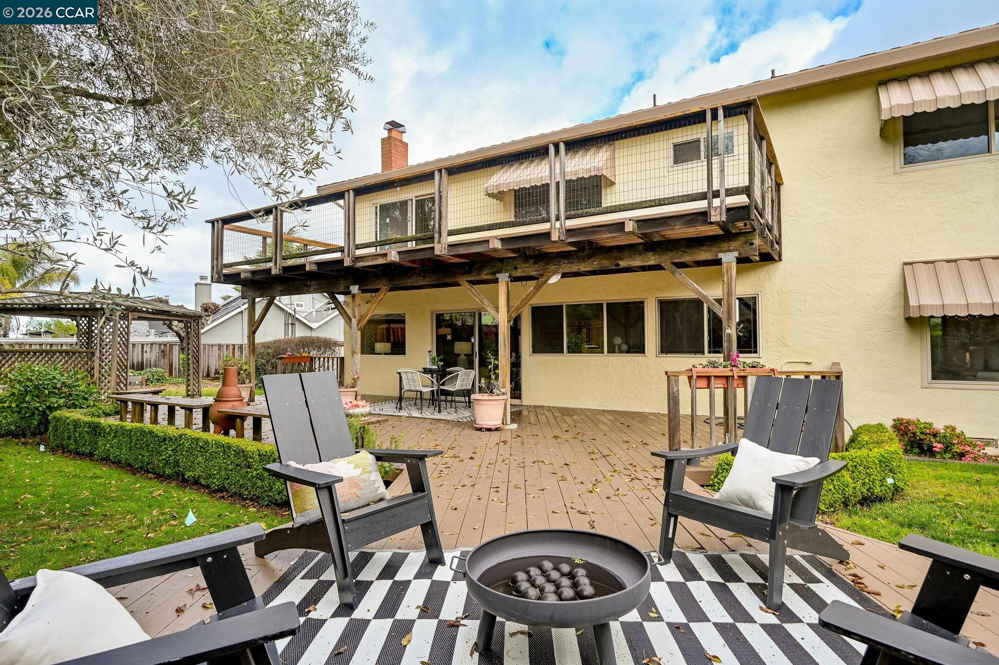 Detail Gallery Image 17 of 21 For 149 Saint Francis Ct, Danville,  CA 94526 - 5 Beds | 2/1 Baths