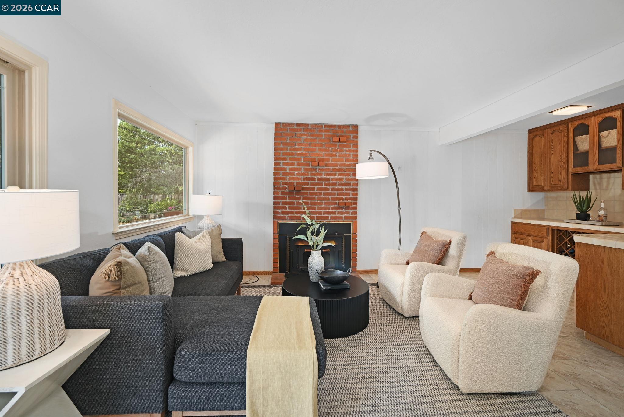 Detail Gallery Image 9 of 21 For 149 Saint Francis Ct, Danville,  CA 94526 - 5 Beds | 2/1 Baths