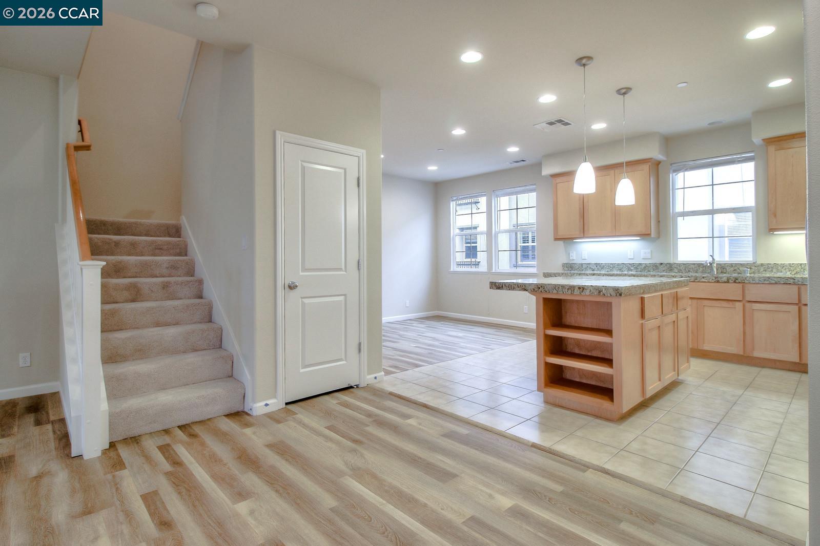 Detail Gallery Image 14 of 43 For 2066 Mendocino Ln, San Jose,  CA 95124 - 3 Beds | 2/1 Baths