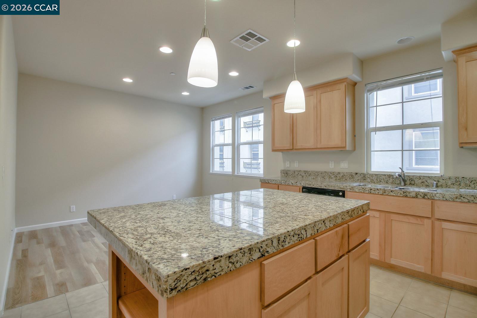 Detail Gallery Image 20 of 43 For 2066 Mendocino Ln, San Jose,  CA 95124 - 3 Beds | 2/1 Baths