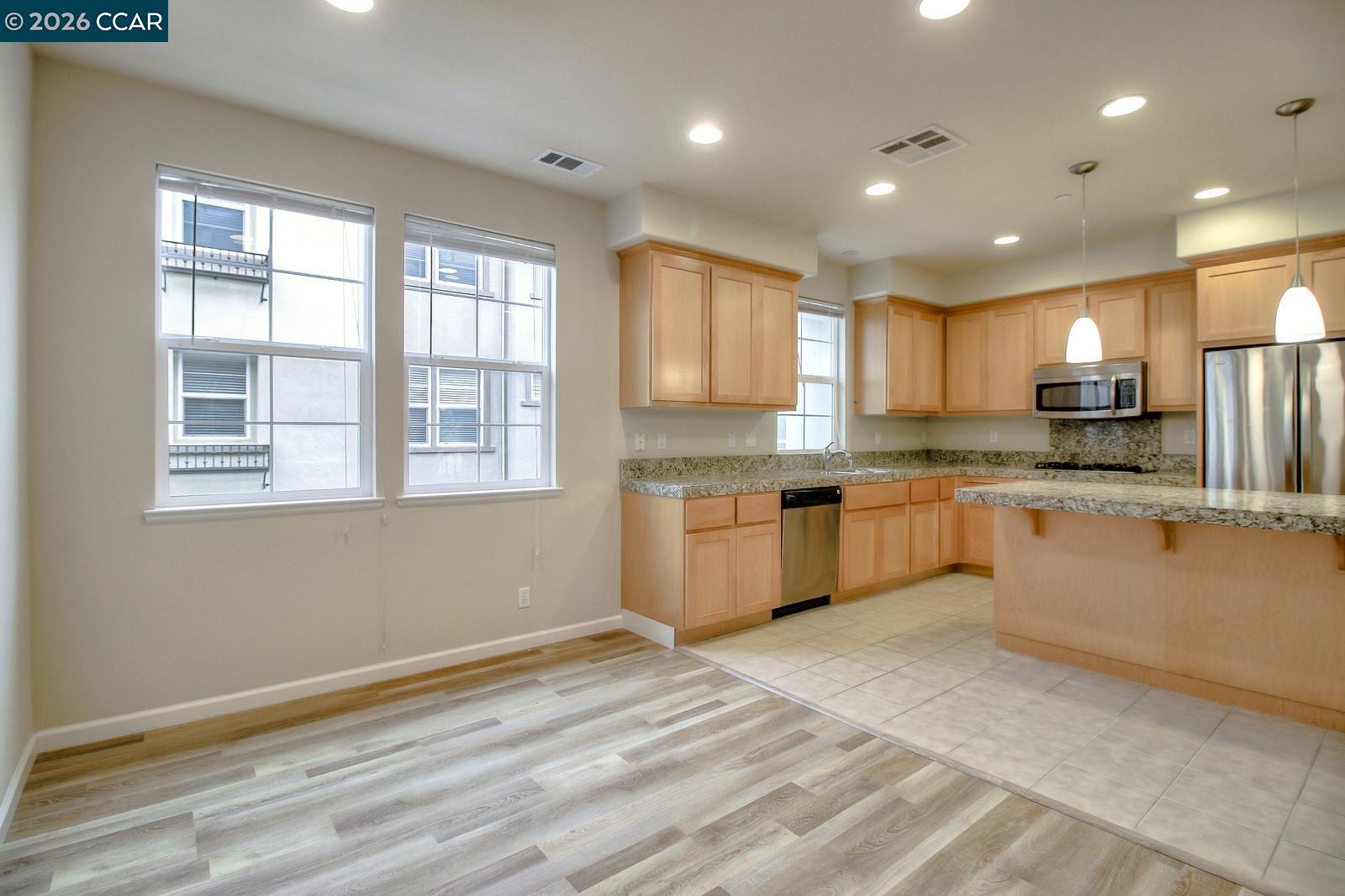 Detail Gallery Image 25 of 43 For 2066 Mendocino Ln, San Jose,  CA 95124 - 3 Beds | 2/1 Baths