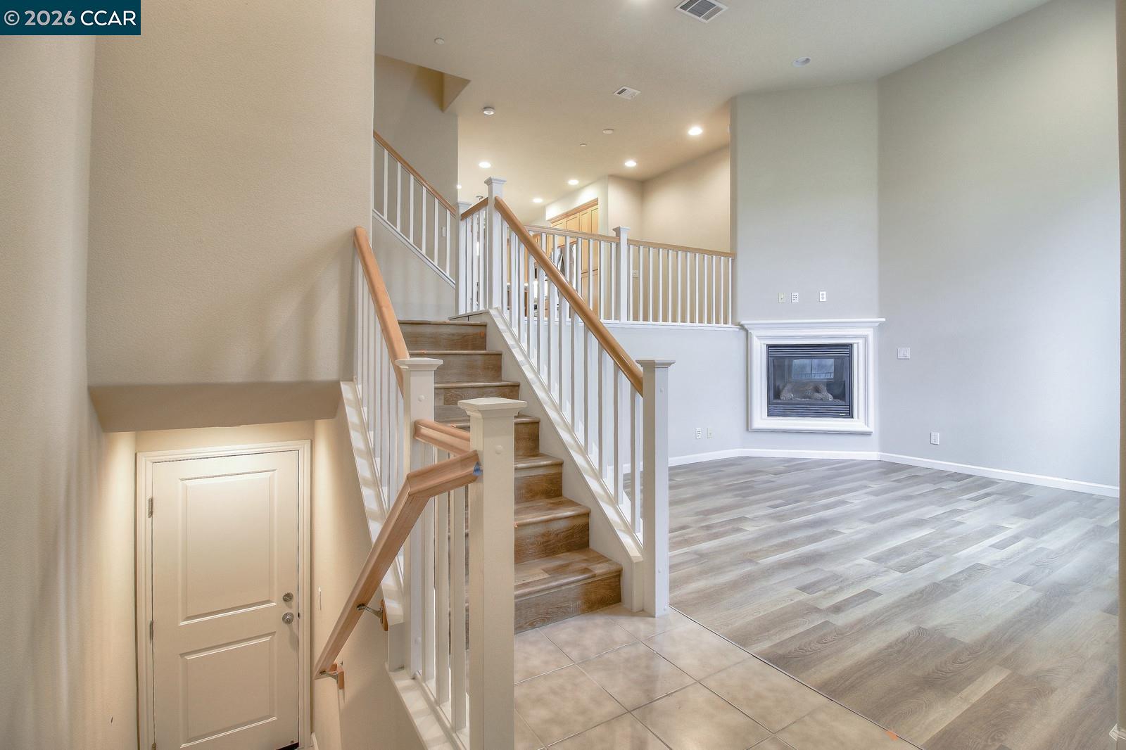 Detail Gallery Image 9 of 43 For 2066 Mendocino Ln, San Jose,  CA 95124 - 3 Beds | 2/1 Baths