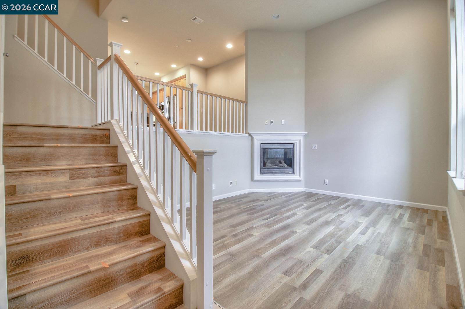 Detail Gallery Image 10 of 43 For 2066 Mendocino Ln, San Jose,  CA 95124 - 3 Beds | 2/1 Baths