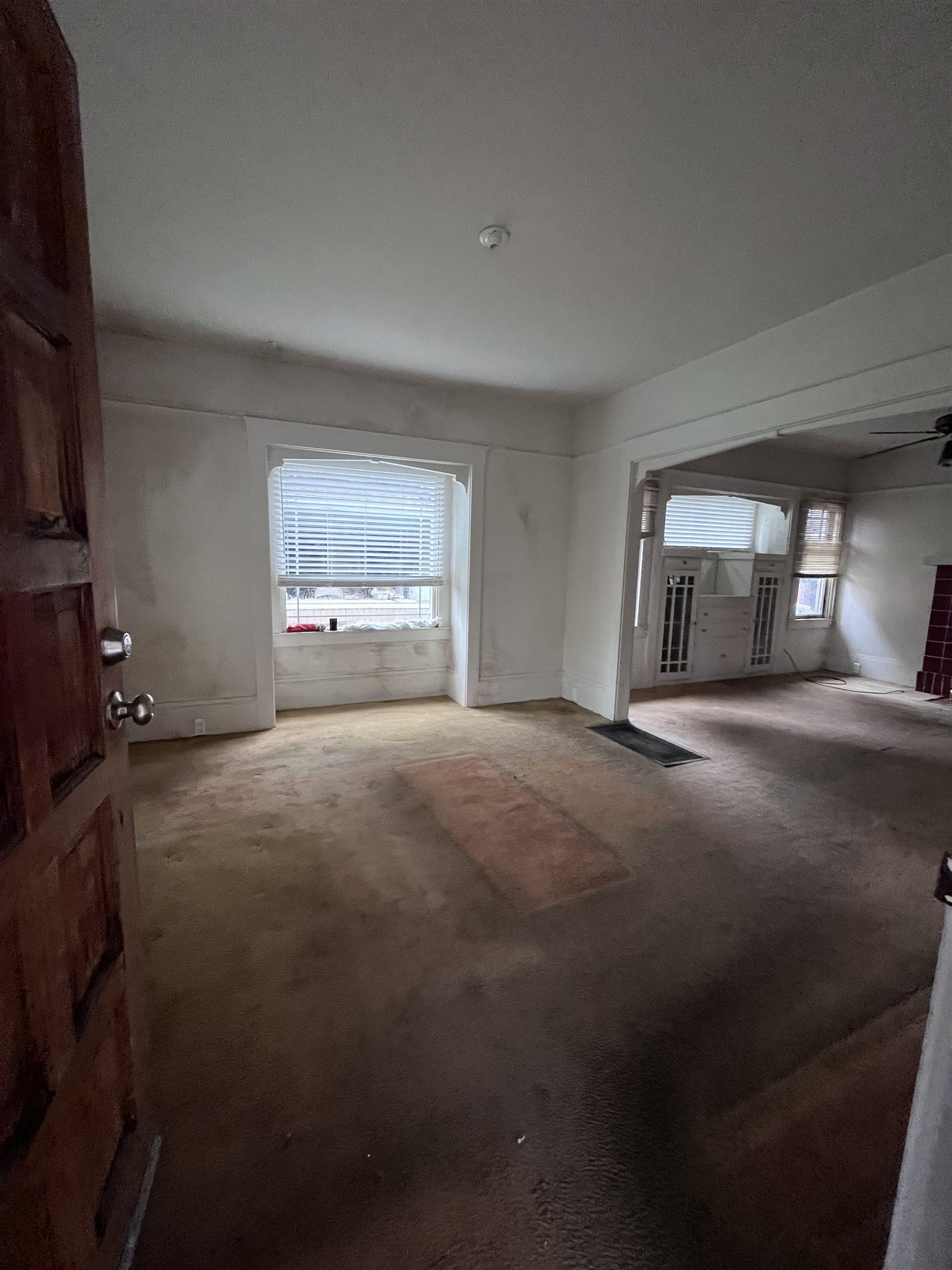 Detail Gallery Image 4 of 6 For 1715 87th Ave, Oakland,  CA 94621 - 2 Beds | 1 Baths