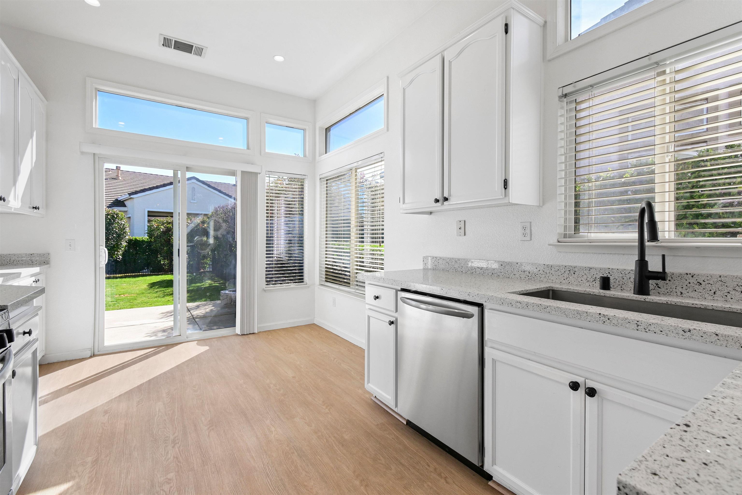 Detail Gallery Image 10 of 35 For 308 Upton Pyne Dr, Brentwood,  CA 94513 - 2 Beds | 2 Baths