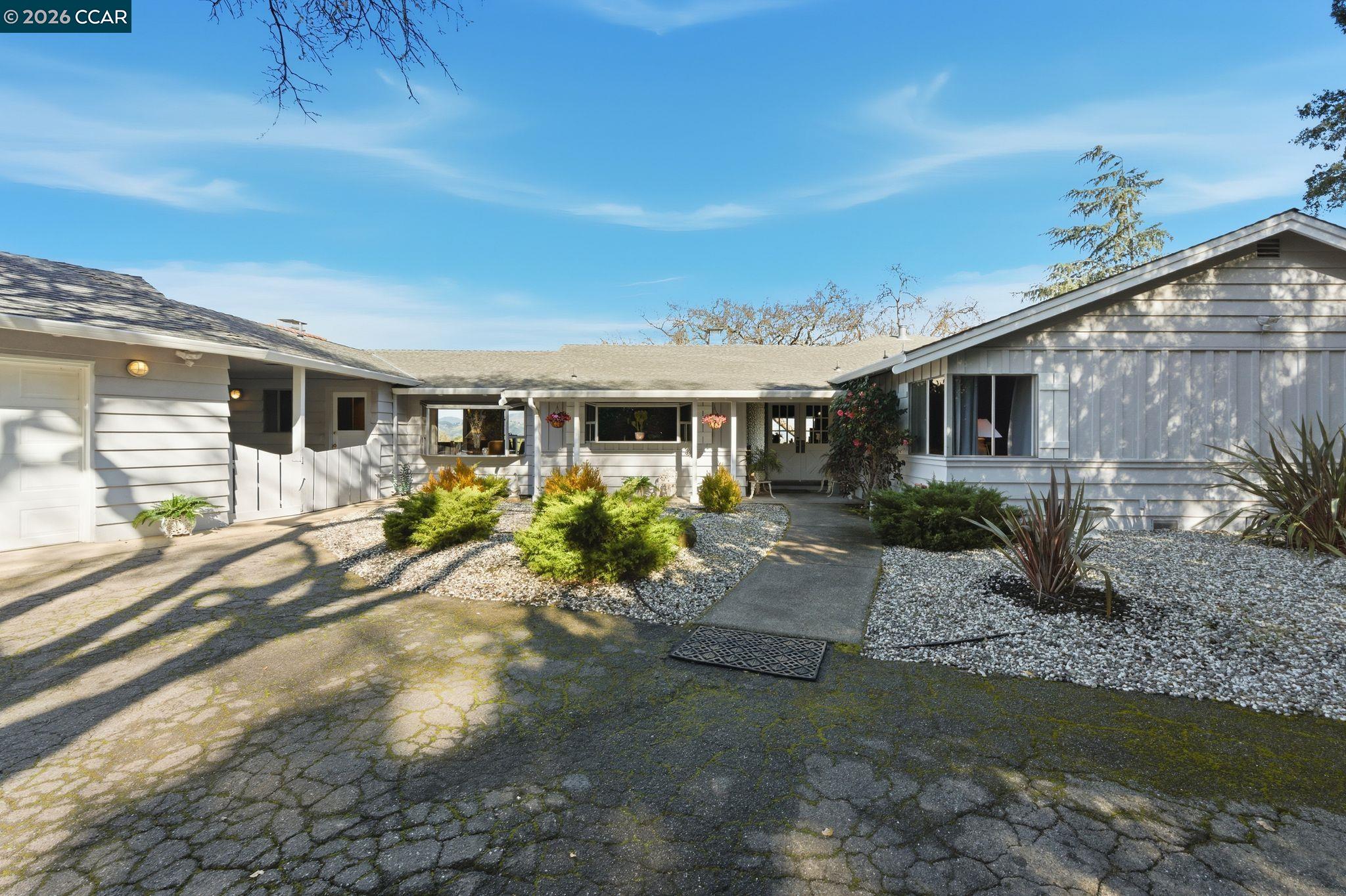 Detail Gallery Image 12 of 57 For 300 Oak View Ter, Danville,  CA 94526 - 4 Beds | 2/1 Baths