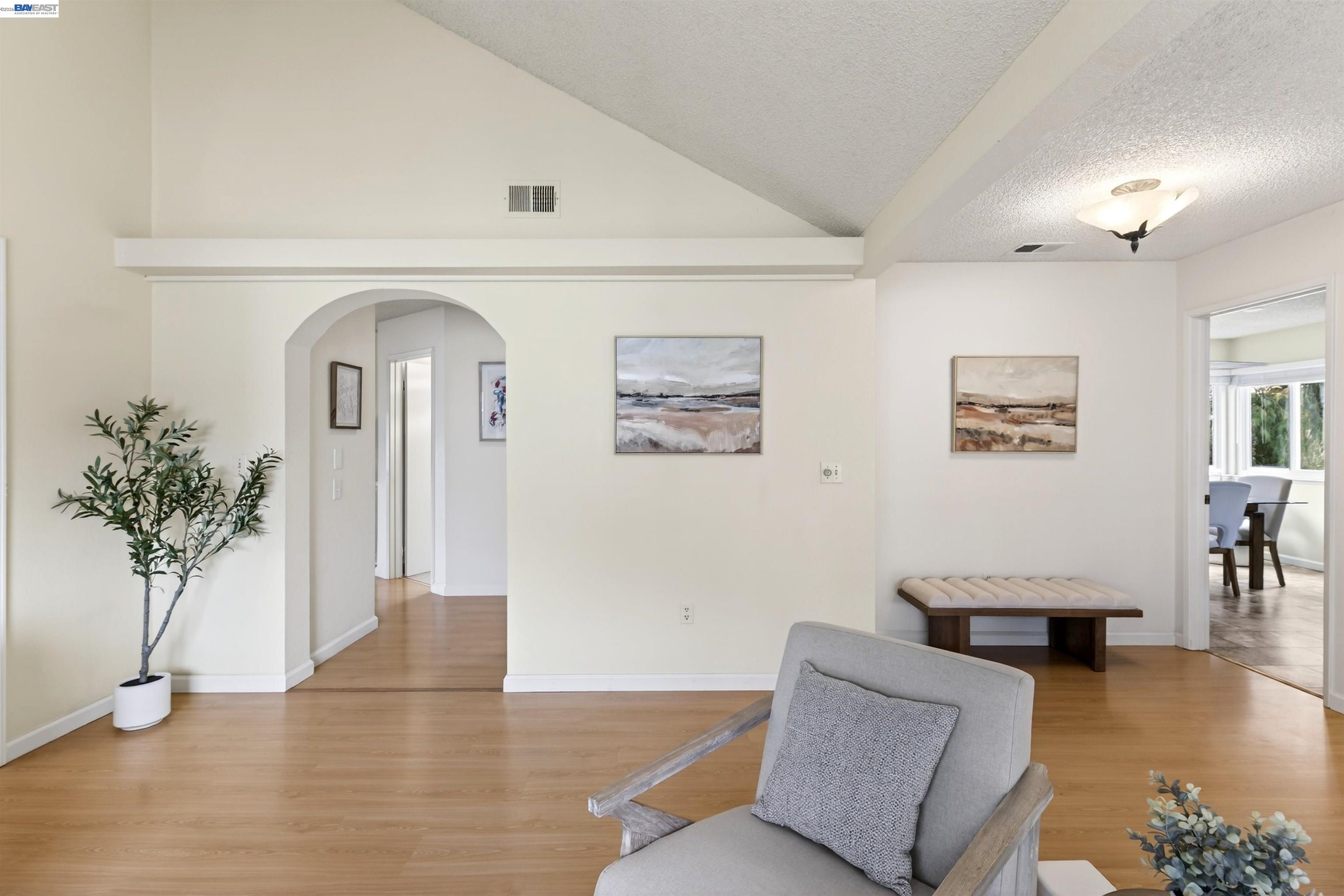 Photo #11: 41124132 Listing: Photo #11