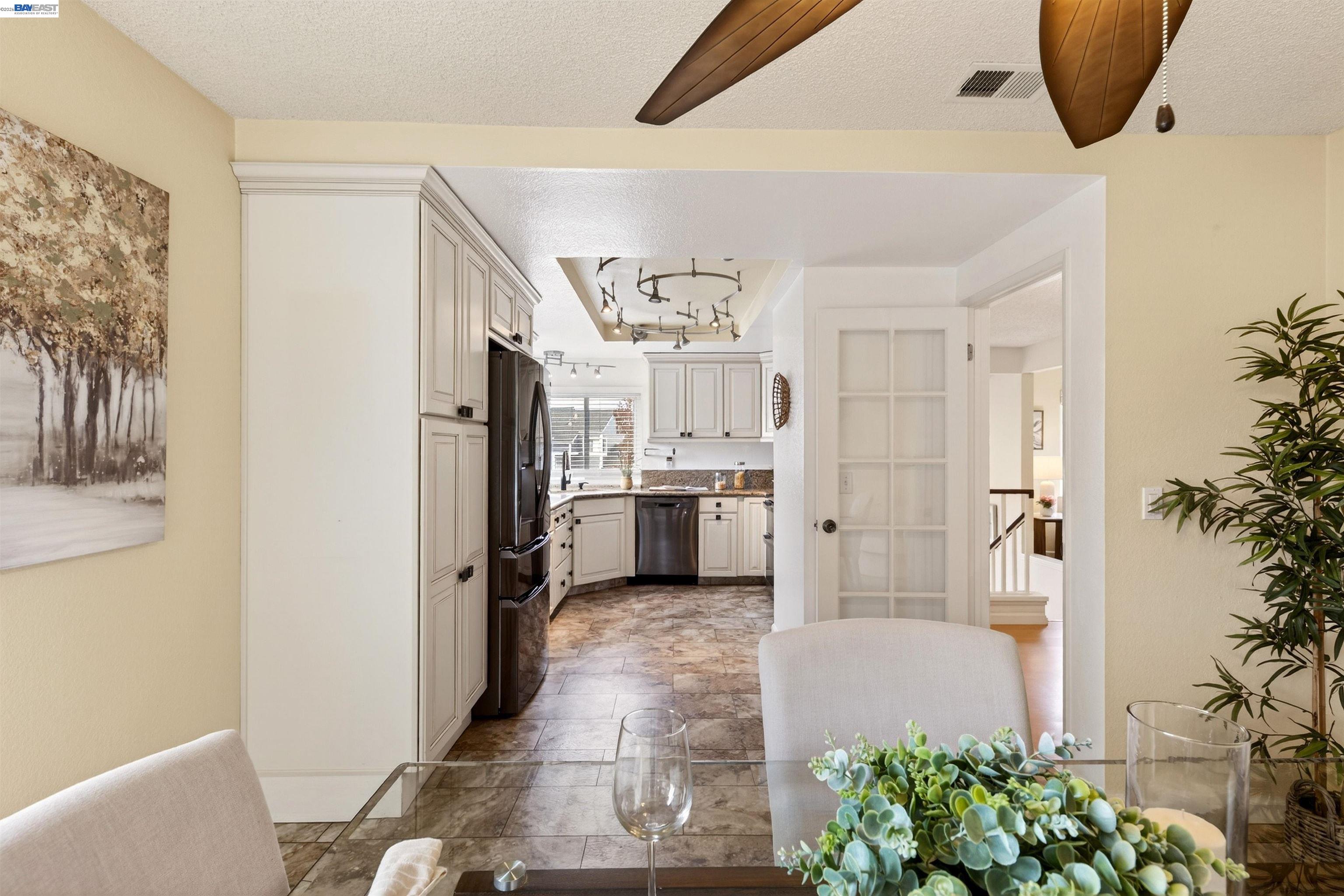 Detail Gallery Image 18 of 38 For 137 Parfait Ln, Alameda,  CA 94502 - 3 Beds | 2 Baths