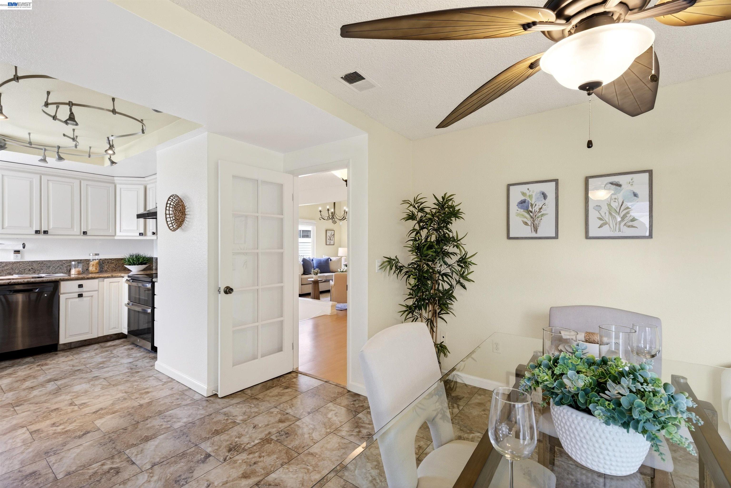 Detail Gallery Image 19 of 38 For 137 Parfait Ln, Alameda,  CA 94502 - 3 Beds | 2 Baths