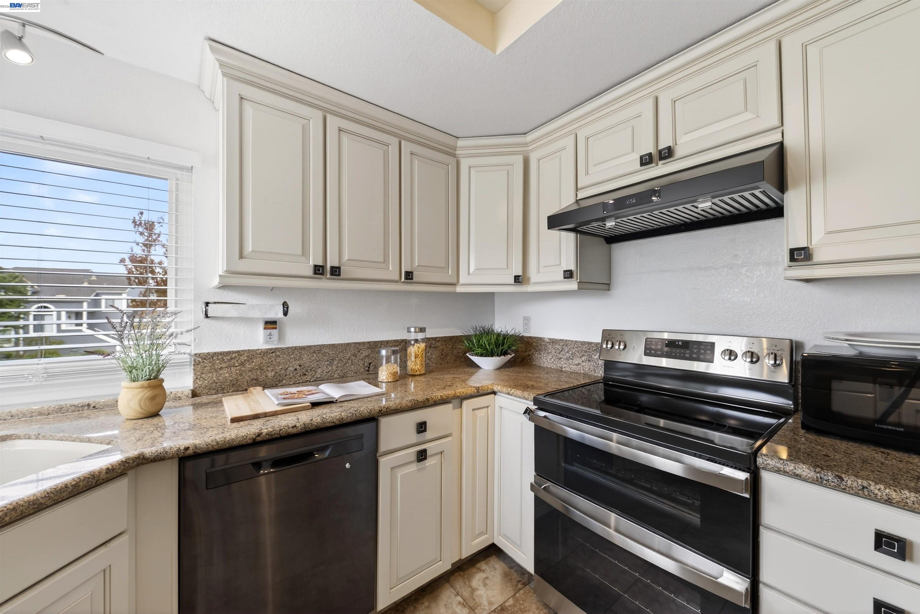 Photo #21: 41124132 Listing: Photo #21