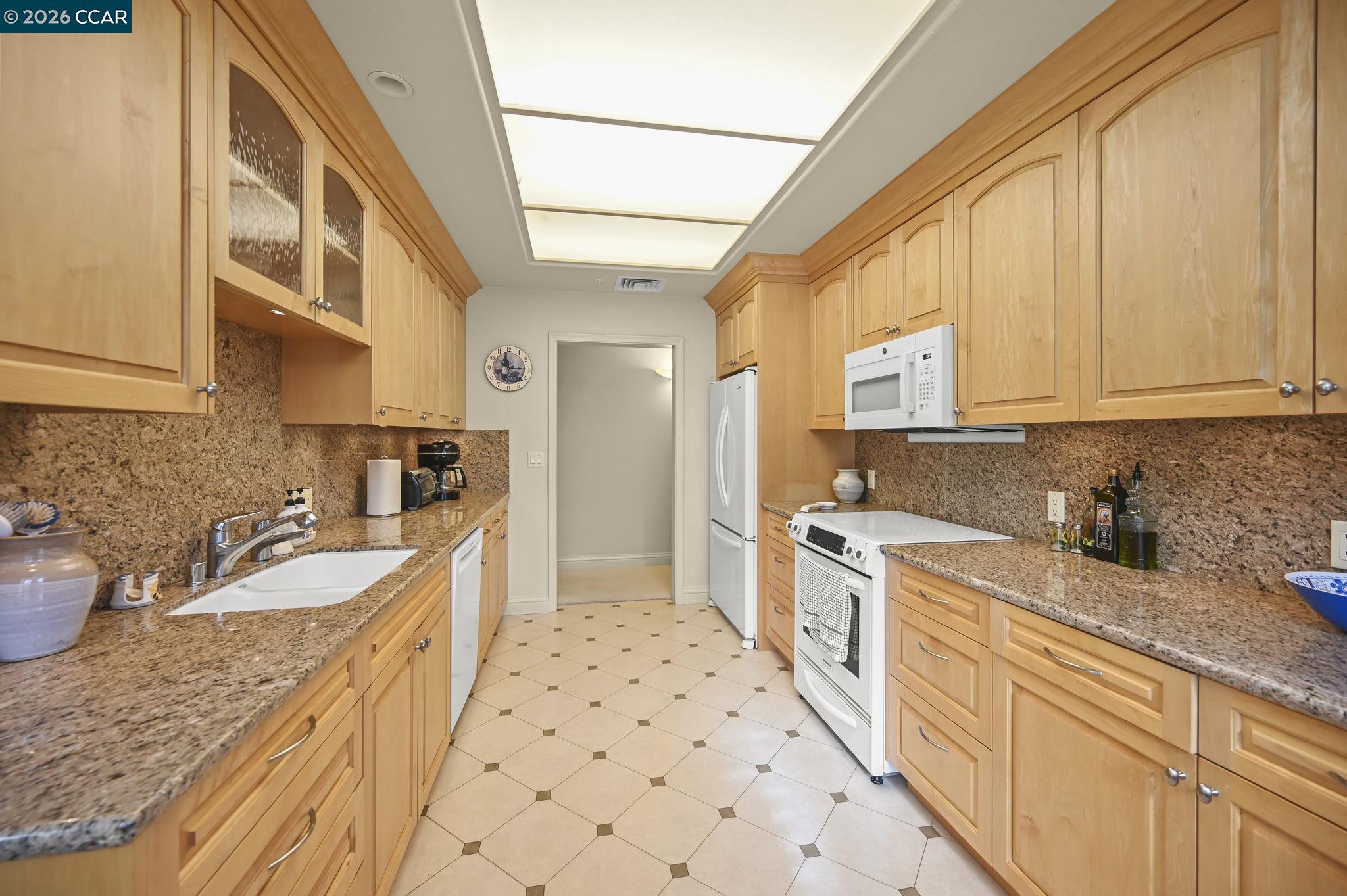 Photo #8: 41124133 Listing: Photo #8