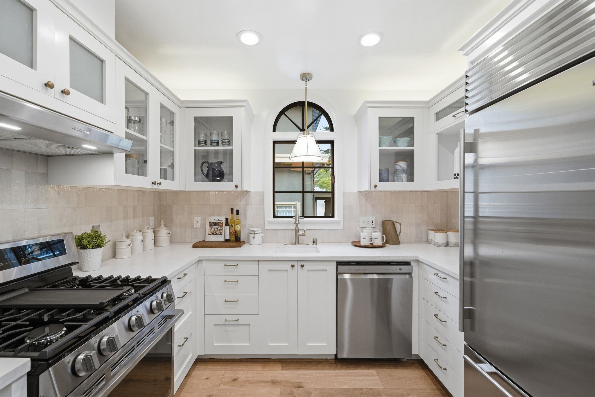 Detail Gallery Image 13 of 51 For 662 Calmar Ave., Oakland,  CA 94610 - 4 Beds | 2/1 Baths