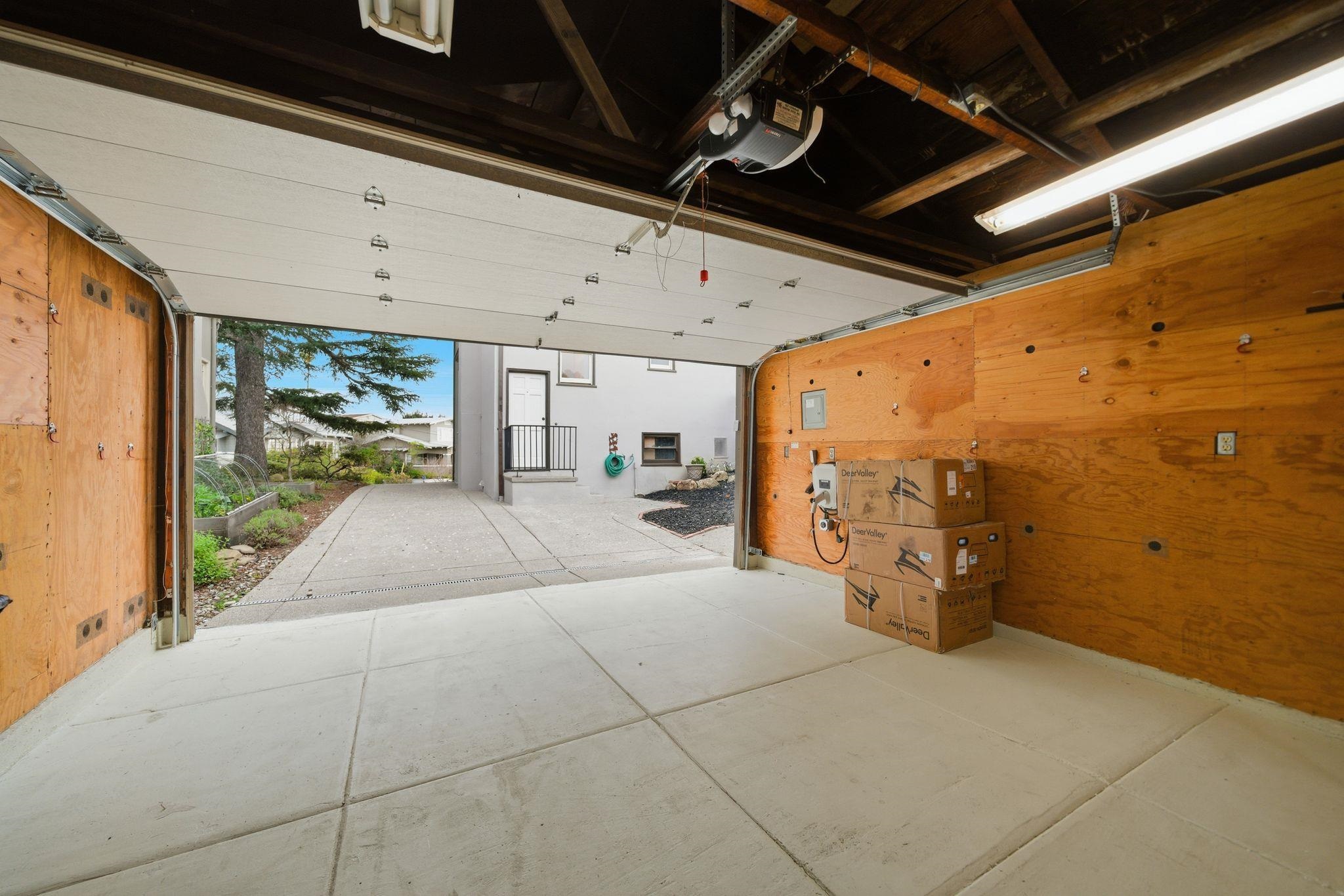 Detail Gallery Image 47 of 51 For 662 Calmar Ave., Oakland,  CA 94610 - 4 Beds | 2/1 Baths