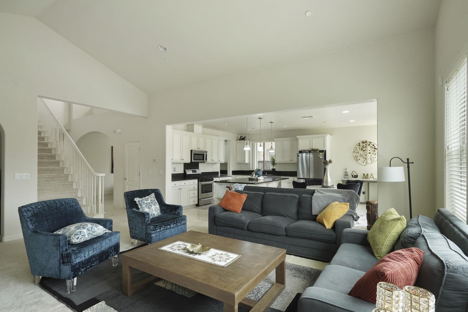 Detail Gallery Image 12 of 42 For 1140 Duomo Way, Manteca,  CA 95337 - 4 Beds | 3/1 Baths