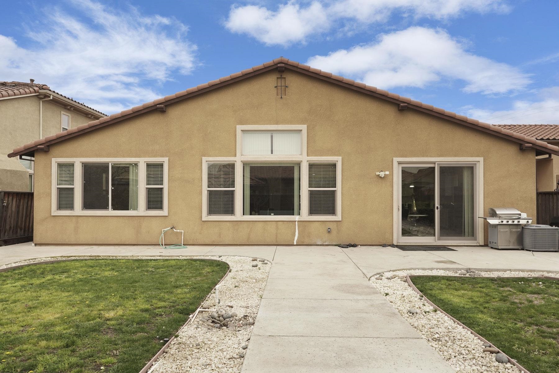 Detail Gallery Image 39 of 42 For 1140 Duomo Way, Manteca,  CA 95337 - 4 Beds | 3/1 Baths