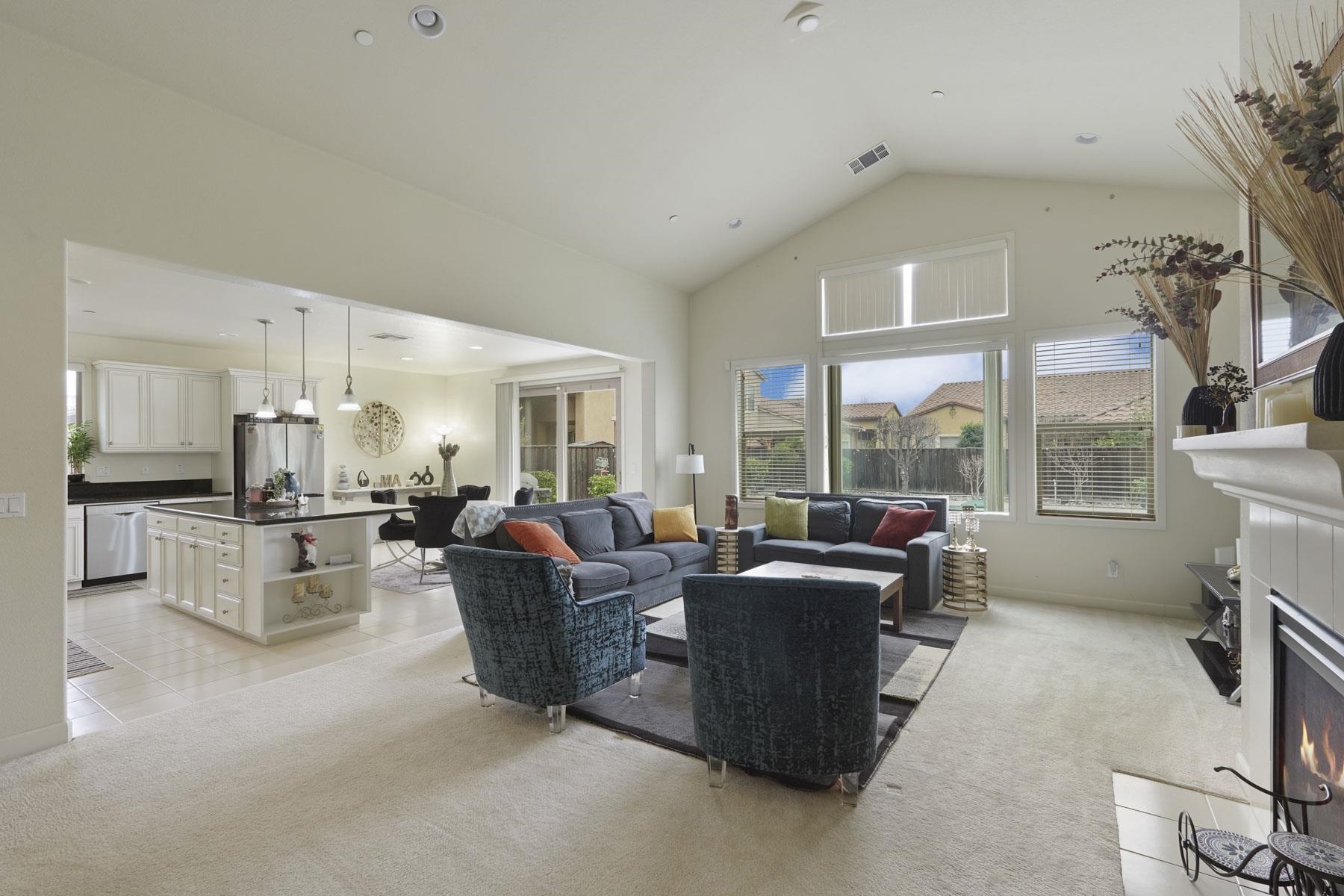 Detail Gallery Image 7 of 42 For 1140 Duomo Way, Manteca,  CA 95337 - 4 Beds | 3/1 Baths