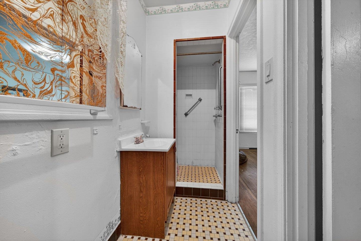 Detail Gallery Image 19 of 23 For 3400 Mirasol Ave, Oakland,  CA 94605 - 3 Beds | 2 Baths