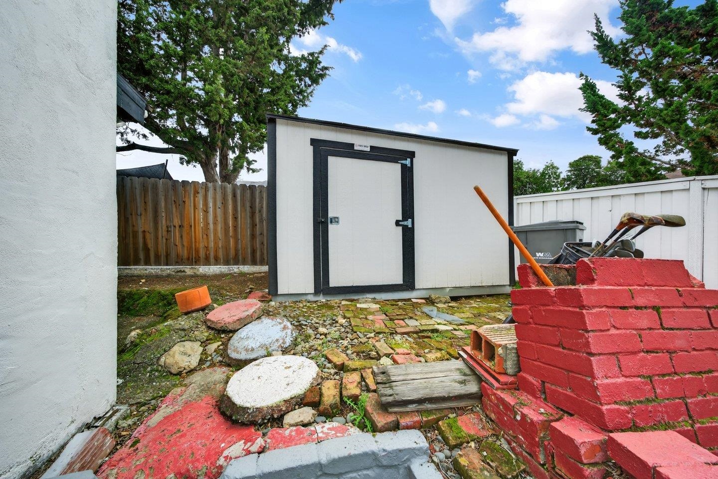 Detail Gallery Image 21 of 23 For 3400 Mirasol Ave, Oakland,  CA 94605 - 3 Beds | 2 Baths