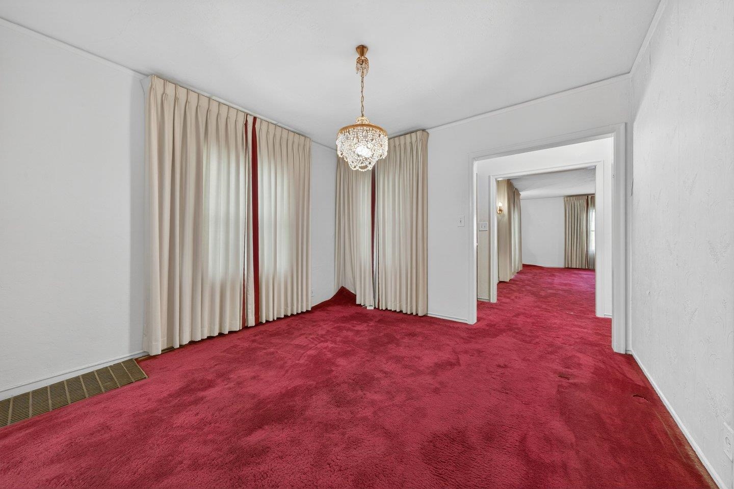 Detail Gallery Image 5 of 23 For 3400 Mirasol Ave, Oakland,  CA 94605 - 3 Beds | 2 Baths