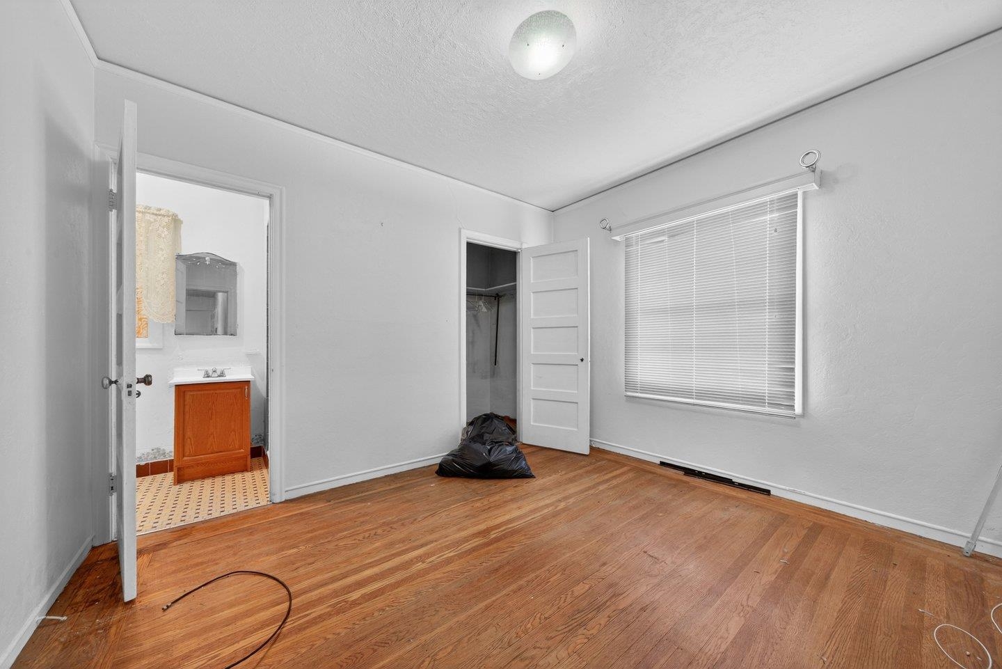 Detail Gallery Image 9 of 23 For 3400 Mirasol Ave, Oakland,  CA 94605 - 3 Beds | 2 Baths