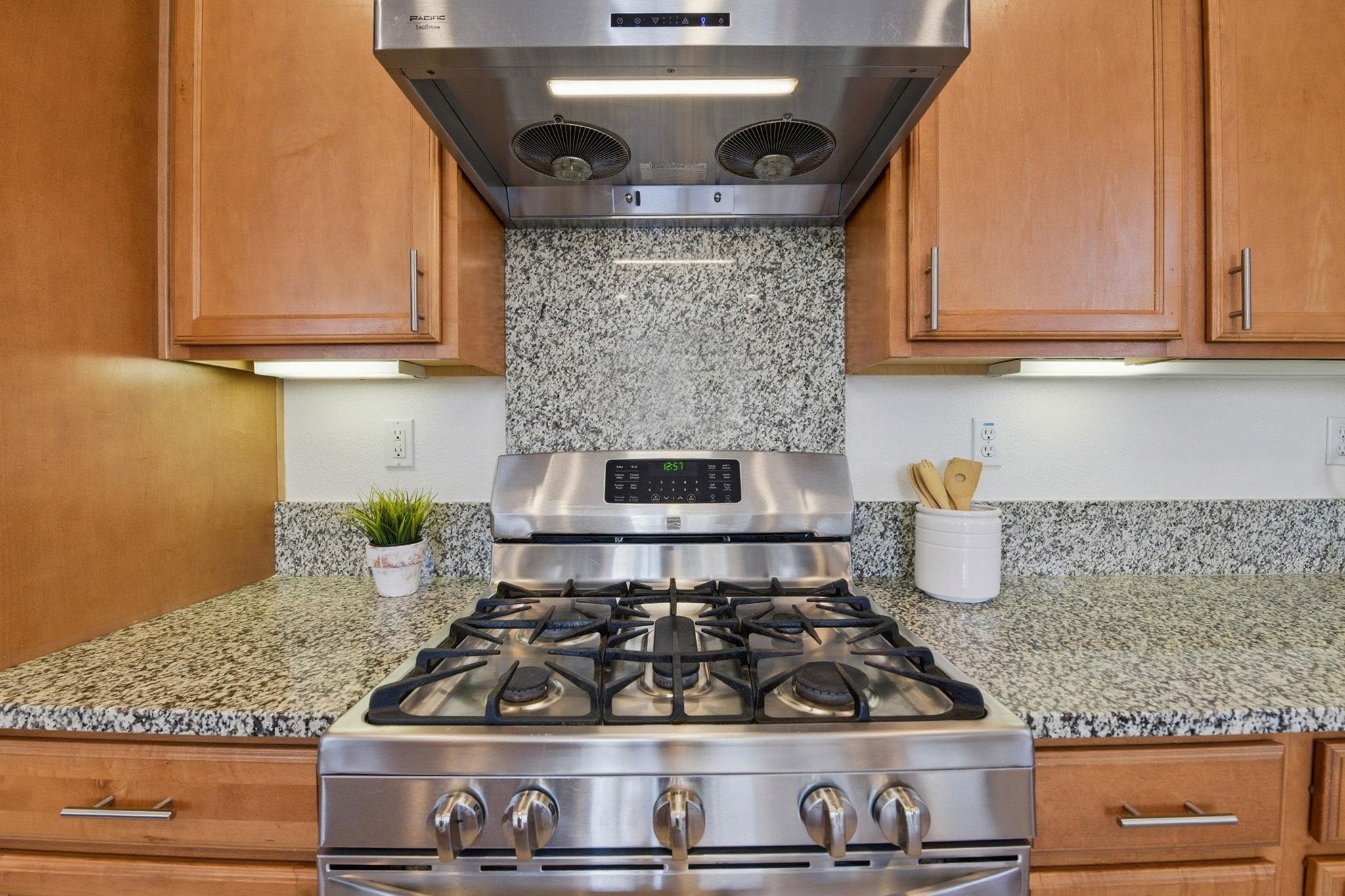 Detail Gallery Image 12 of 60 For 2883 Seadrift, Hayward,  CA 94545 - 5 Beds | 3 Baths