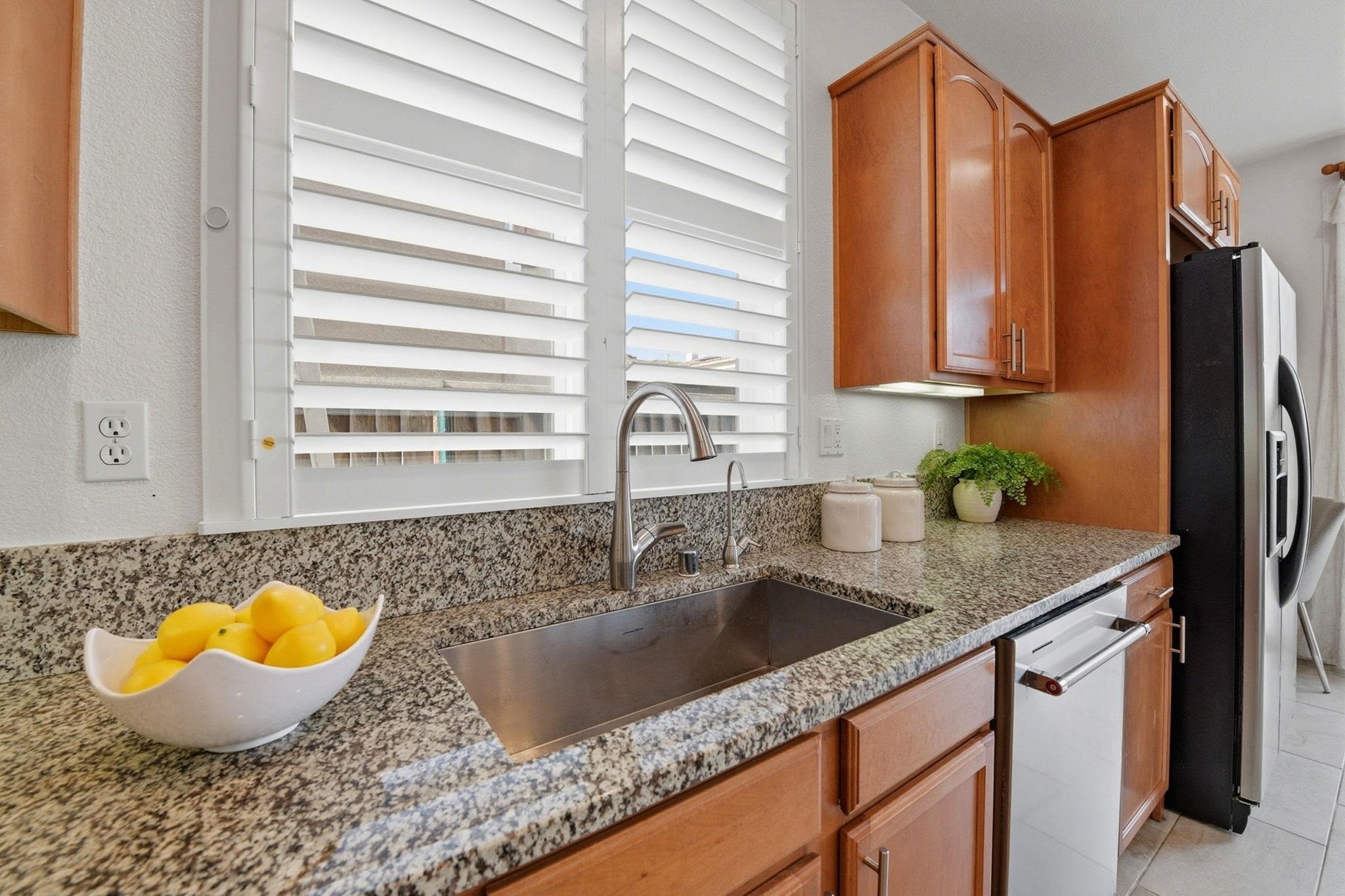 Detail Gallery Image 13 of 60 For 2883 Seadrift, Hayward,  CA 94545 - 5 Beds | 3 Baths