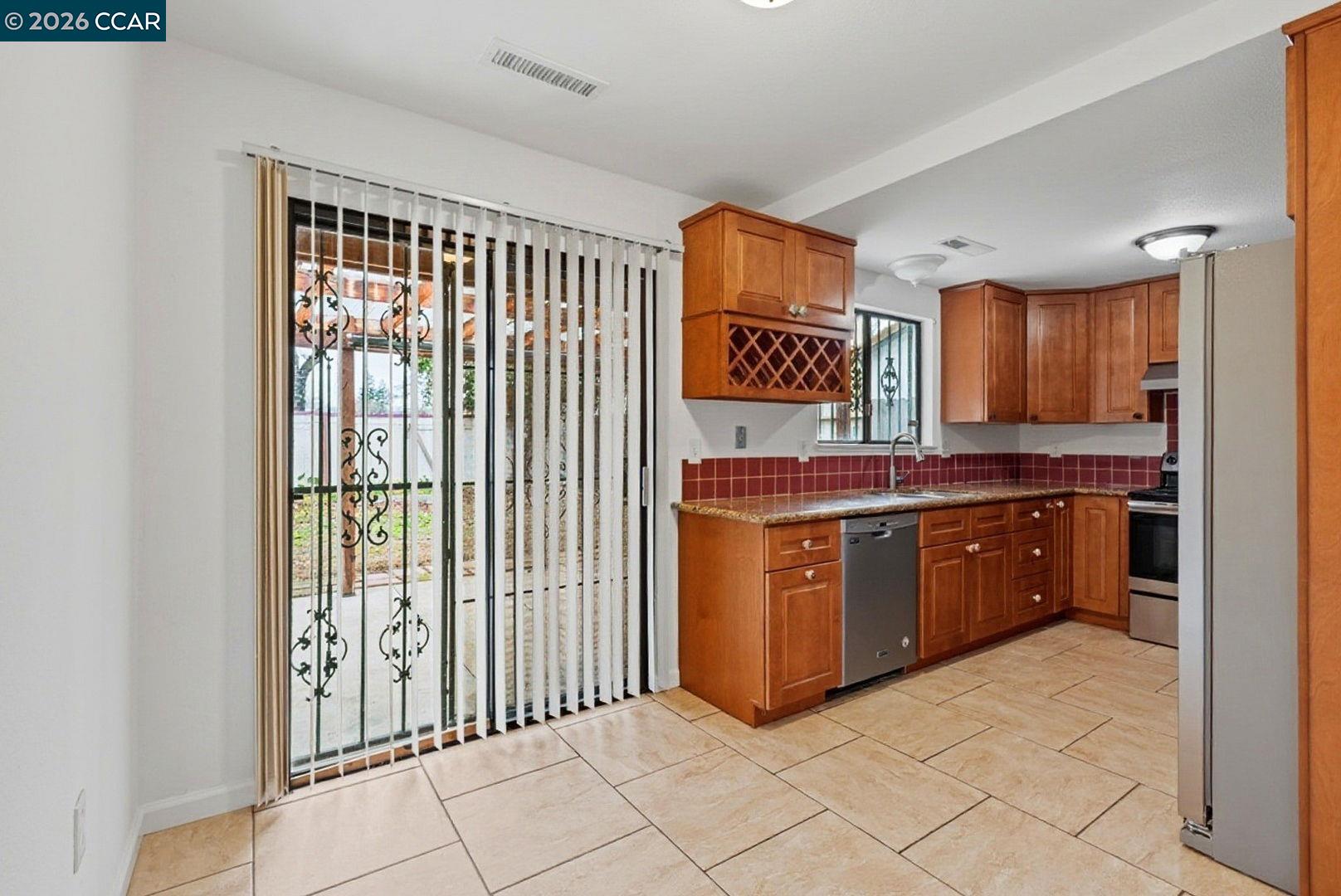 Detail Gallery Image 21 of 45 For 8314 New York Dr, Stockton,  CA 95210 - 2 Beds | 2 Baths