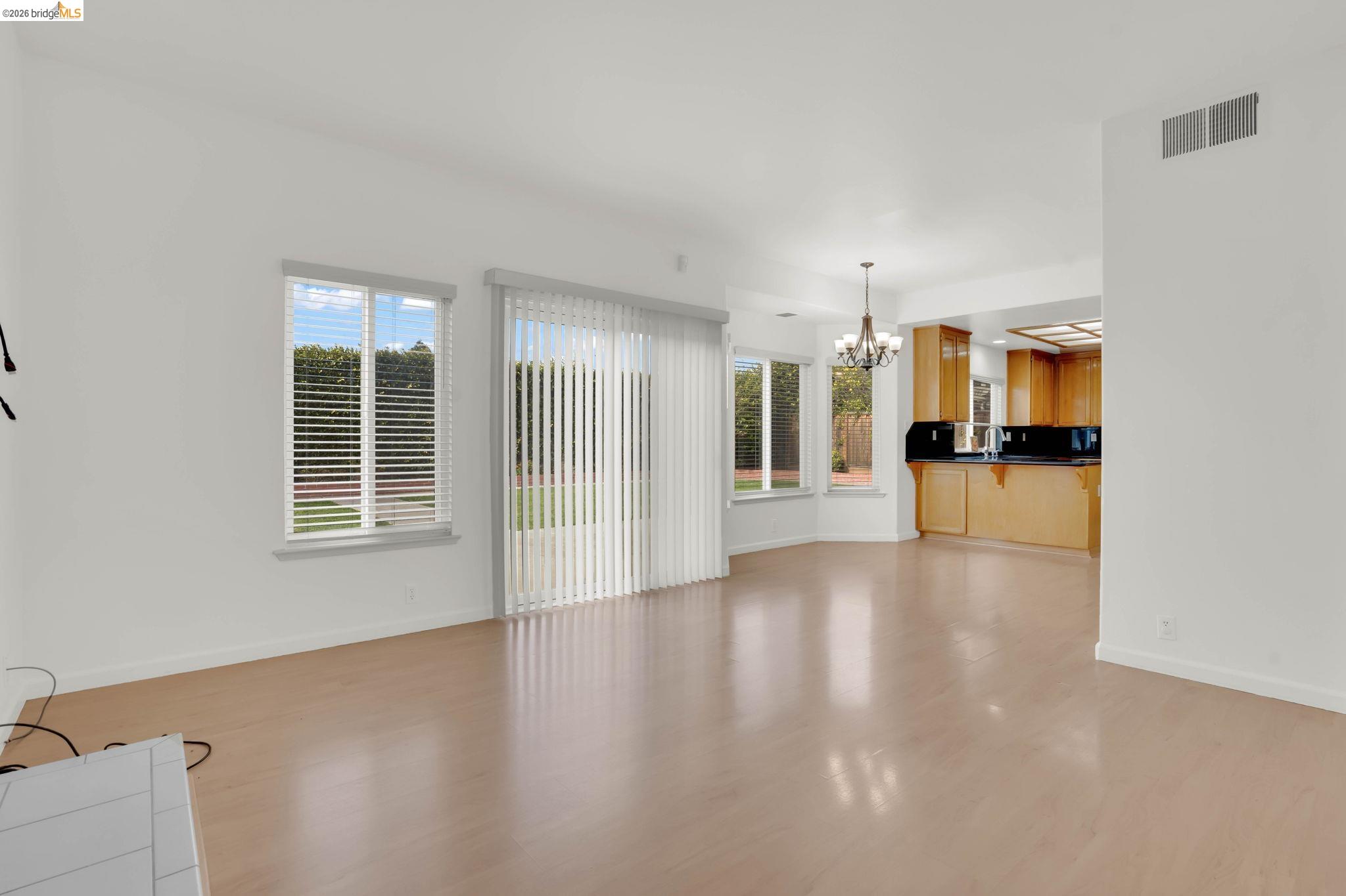 Detail Gallery Image 13 of 44 For 3684 Wyndham Drive, Fremont,  CA 94536-9999 - 3 Beds | 2/1 Baths