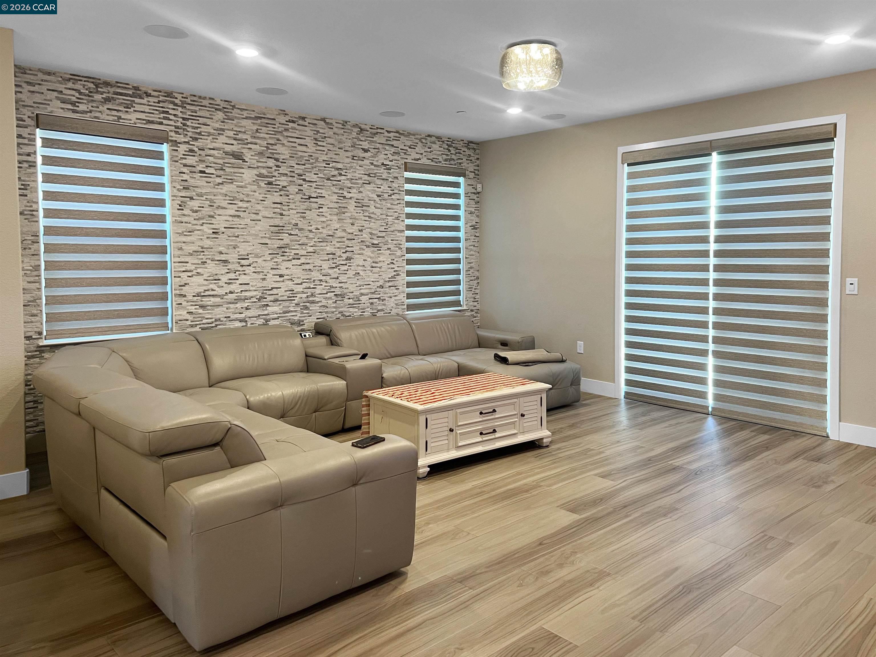 Detail Gallery Image 4 of 7 For 5305 Artisan Way, Fairfield,  CA 94533 - 4 Beds | 3/1 Baths