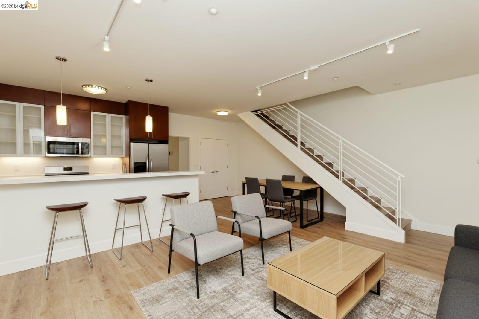 Front Image Thumbnail for EB41124146