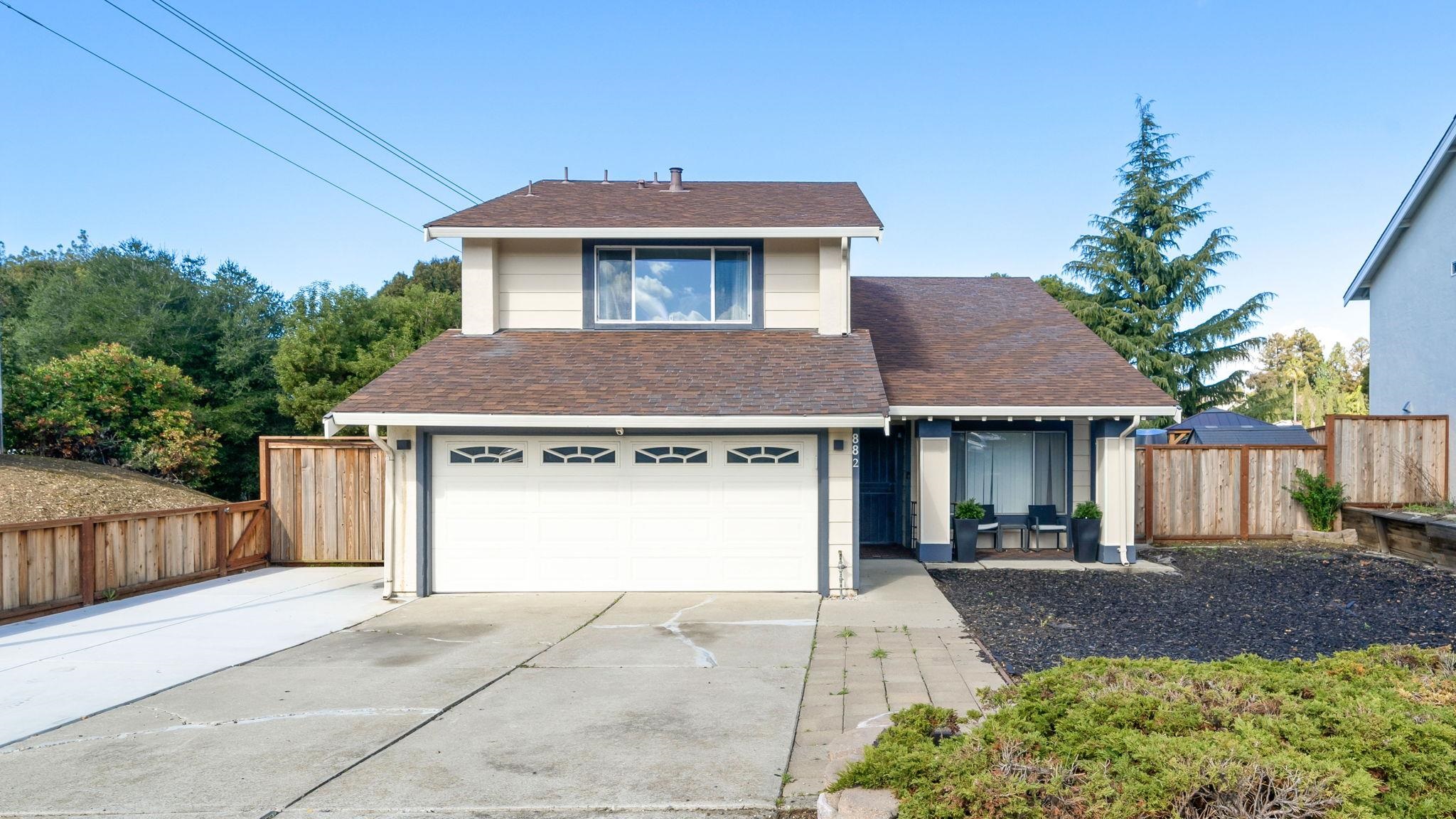 Detail Gallery Image 2 of 29 For 882 Coral Ridge Cir, Rodeo,  CA 94572 - 4 Beds | 2/1 Baths