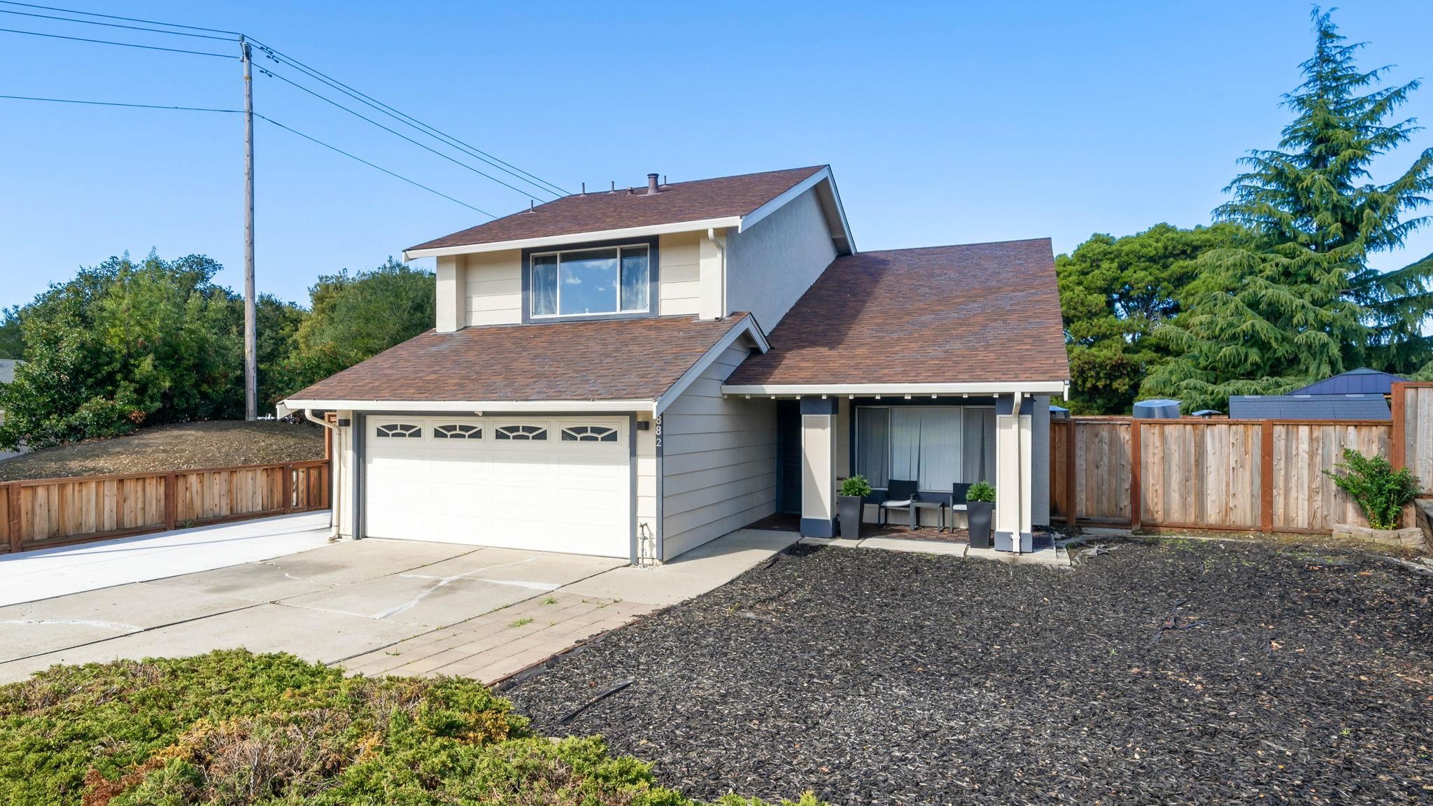 Detail Gallery Image 3 of 29 For 882 Coral Ridge Cir, Rodeo,  CA 94572 - 4 Beds | 2/1 Baths