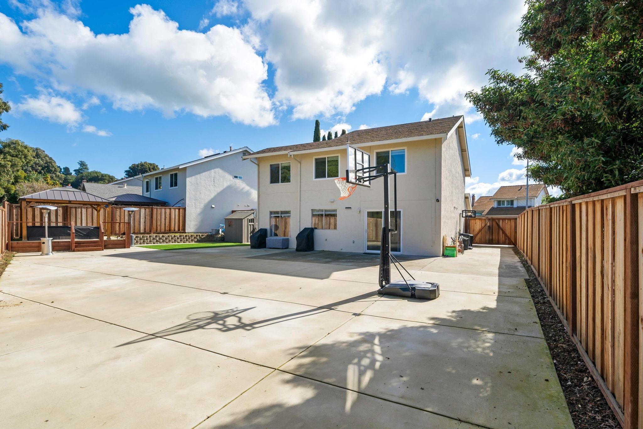 Detail Gallery Image 27 of 29 For 882 Coral Ridge Cir, Rodeo,  CA 94572 - 4 Beds | 2/1 Baths