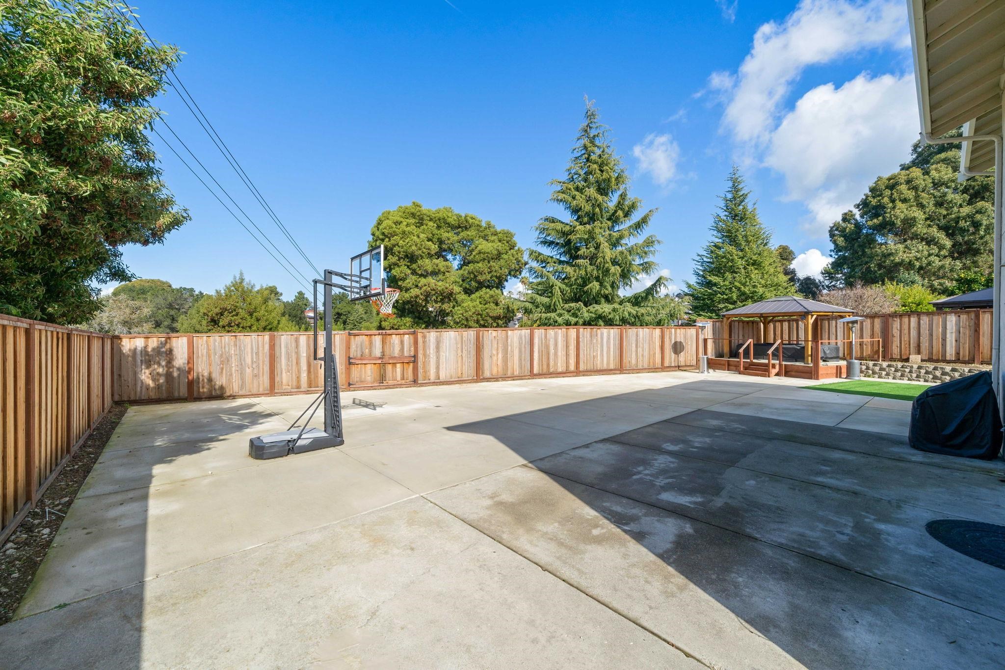 Detail Gallery Image 28 of 29 For 882 Coral Ridge Cir, Rodeo,  CA 94572 - 4 Beds | 2/1 Baths