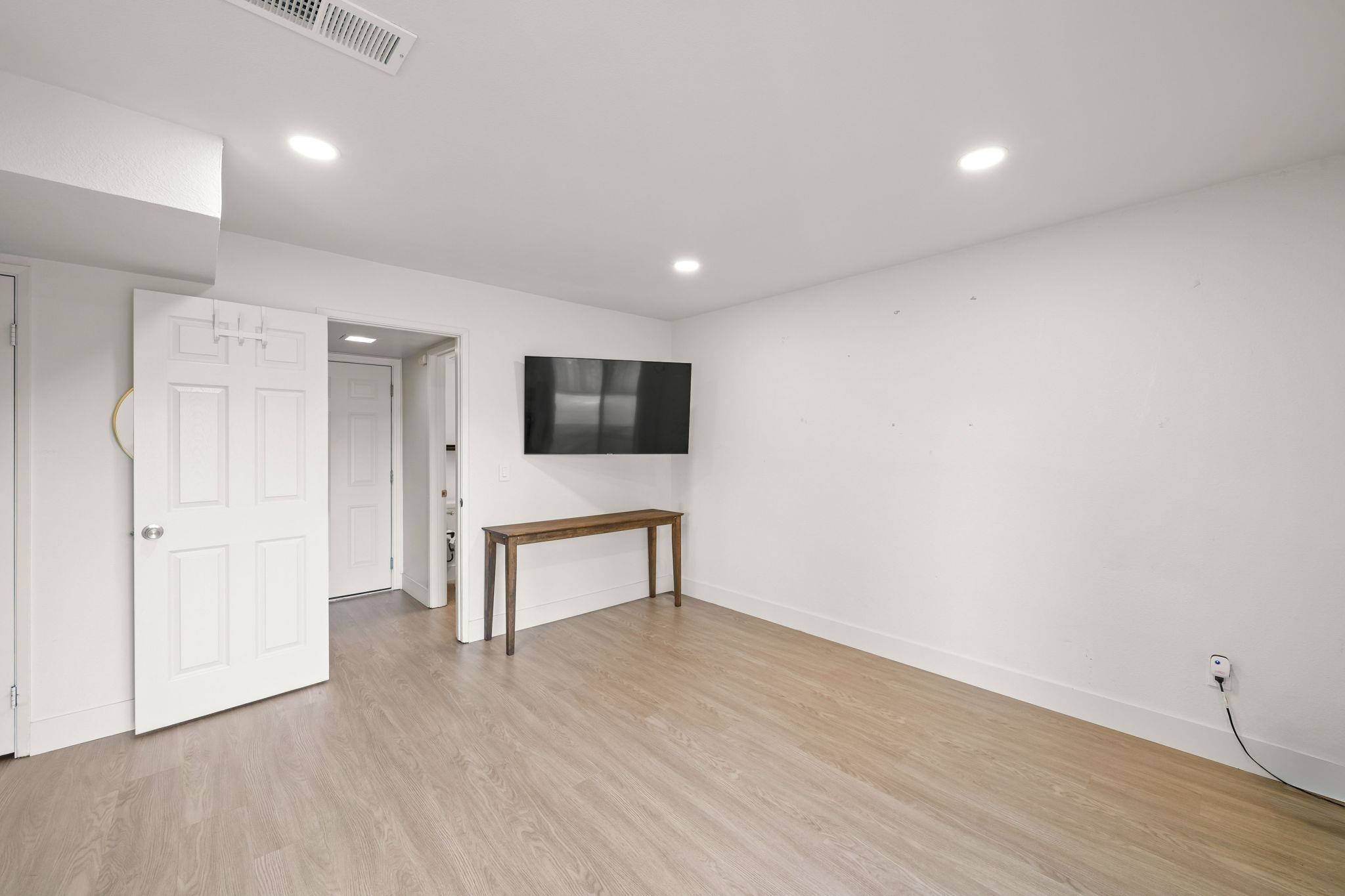 Detail Gallery Image 9 of 29 For 882 Coral Ridge Cir, Rodeo,  CA 94572 - 4 Beds | 2/1 Baths