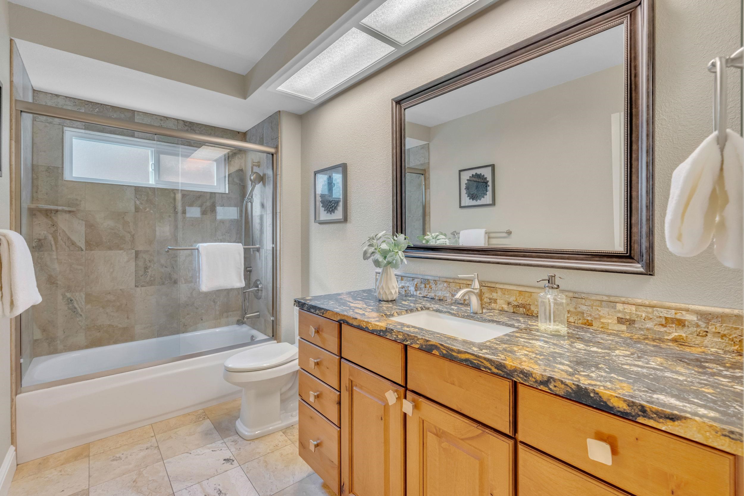 Detail Gallery Image 15 of 33 For 650 Sun Tree Ct, Danville,  CA 94506 - 4 Beds | 3 Baths