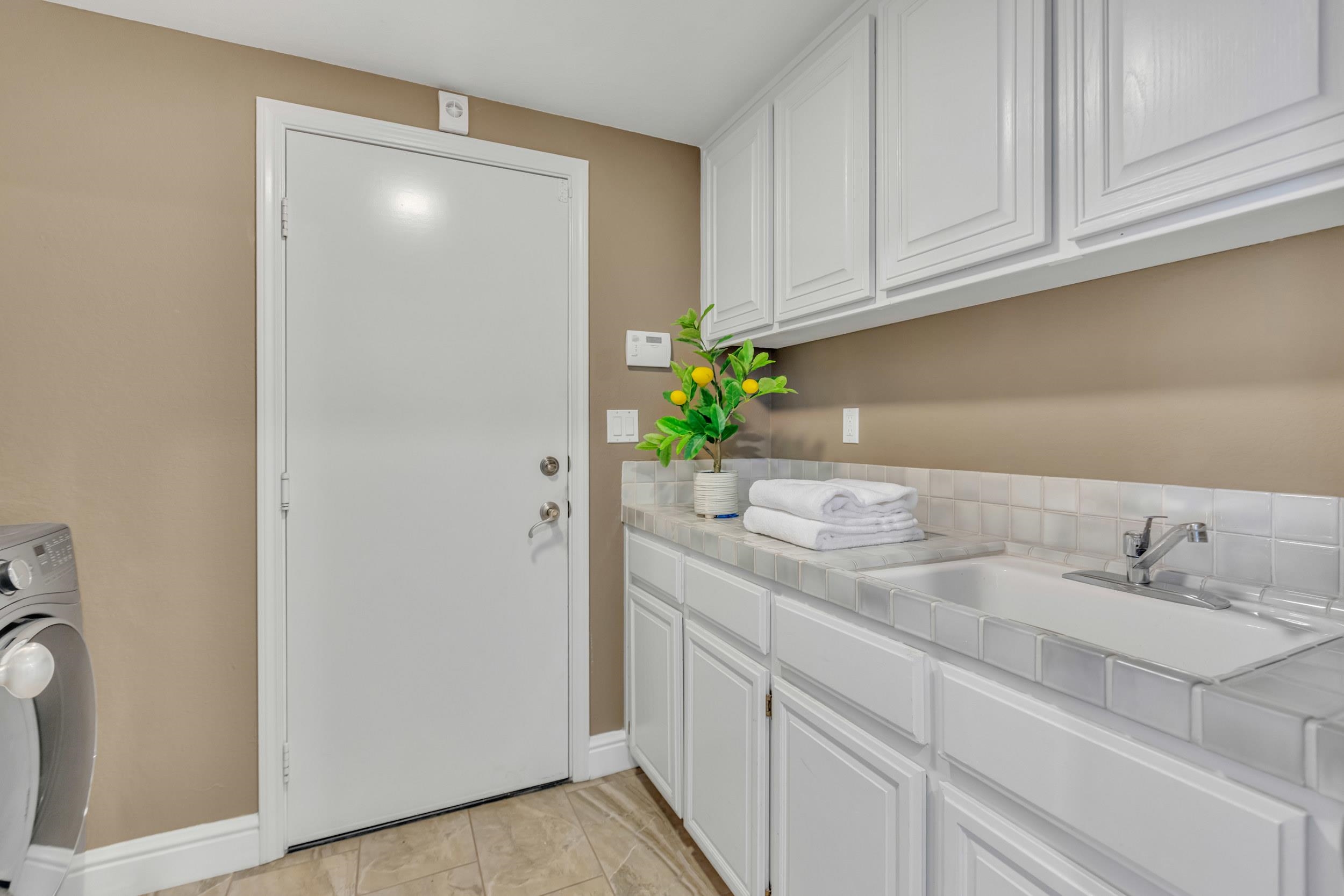 Detail Gallery Image 16 of 33 For 650 Sun Tree Ct, Danville,  CA 94506 - 4 Beds | 3 Baths