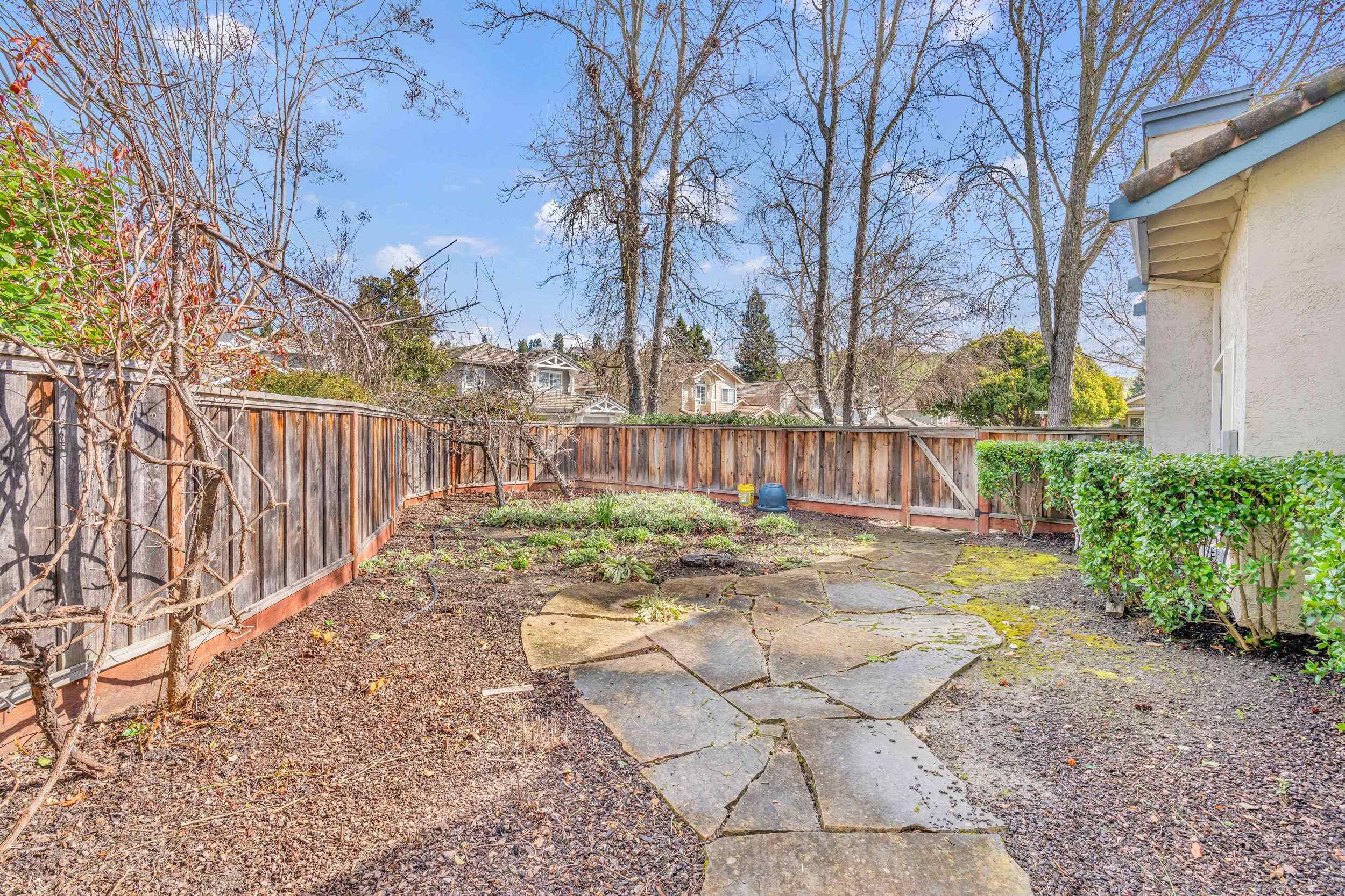 Detail Gallery Image 29 of 33 For 650 Sun Tree Ct, Danville,  CA 94506 - 4 Beds | 3 Baths