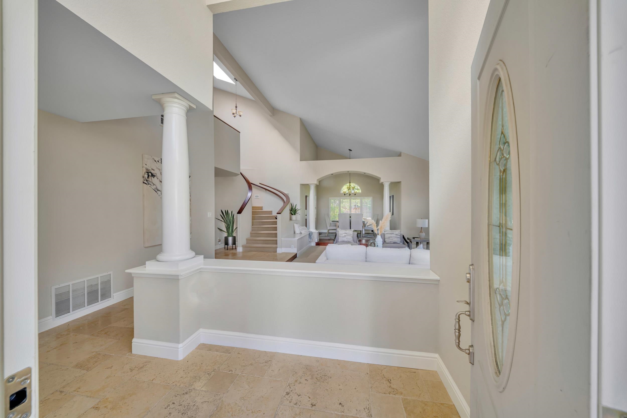 Detail Gallery Image 4 of 33 For 650 Sun Tree Ct, Danville,  CA 94506 - 4 Beds | 3 Baths