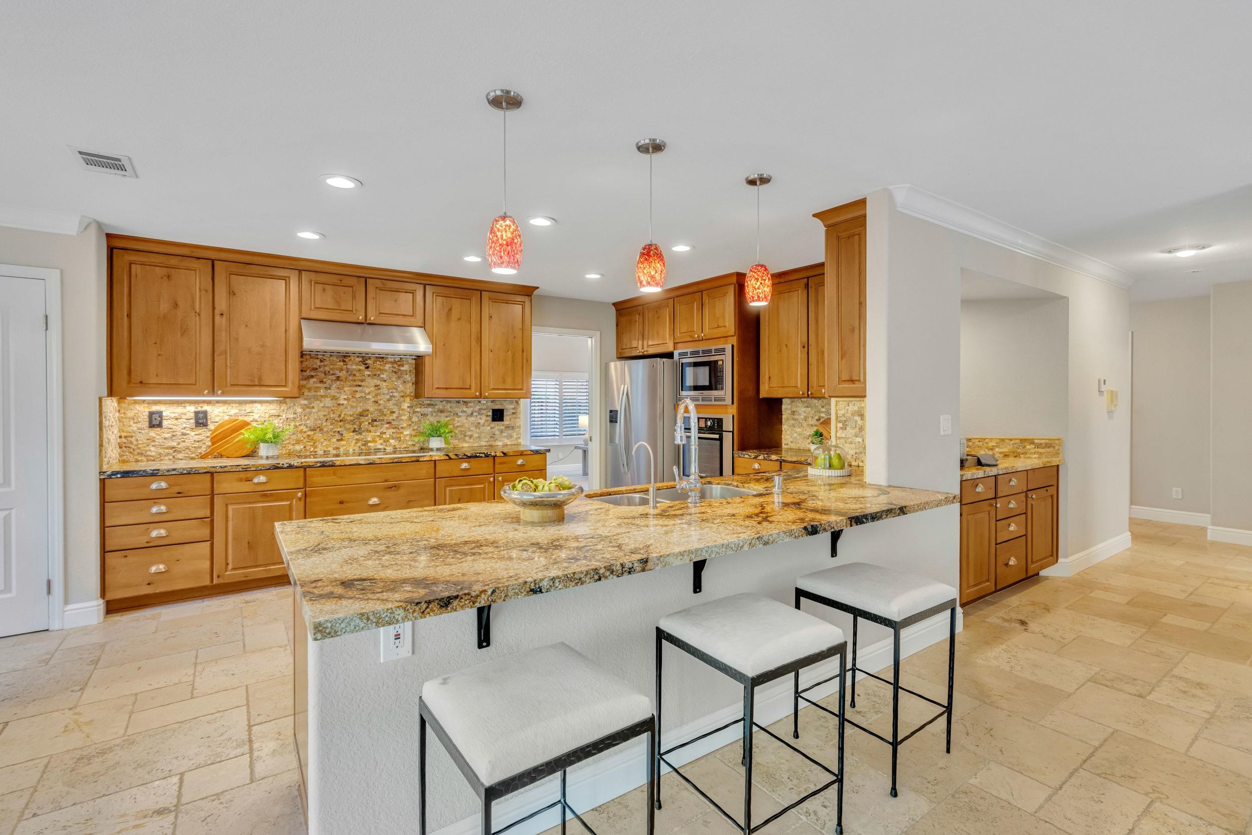 Detail Gallery Image 10 of 33 For 650 Sun Tree Ct, Danville,  CA 94506 - 4 Beds | 3 Baths