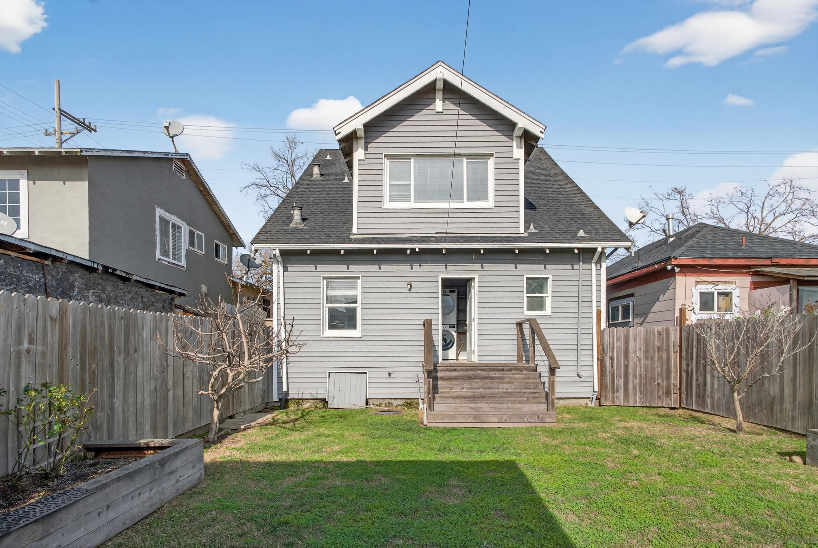 Detail Gallery Image 14 of 32 For 210 Chanslor Ave, Richmond,  CA 94801 - 4 Beds | 2 Baths