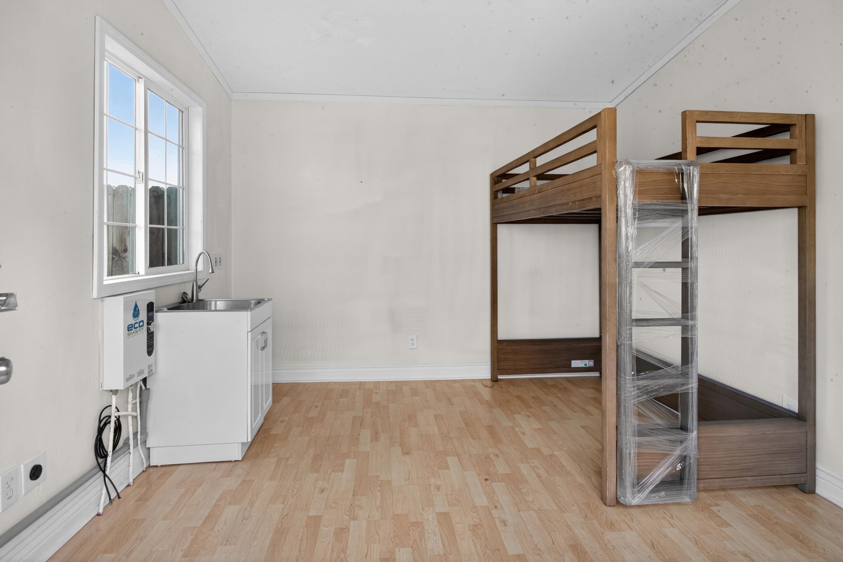 Detail Gallery Image 16 of 32 For 210 Chanslor Ave, Richmond,  CA 94801 - 4 Beds | 2 Baths