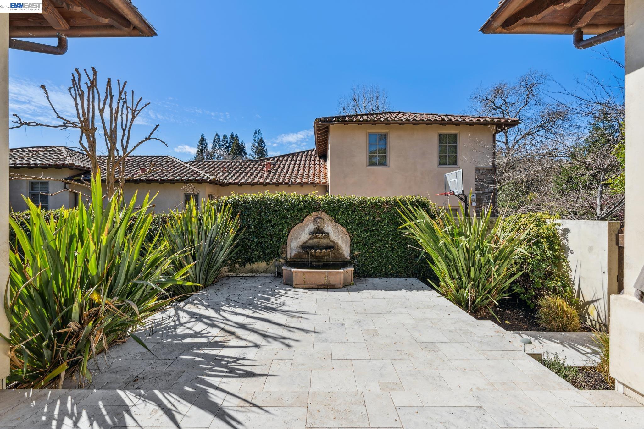 Detail Gallery Image 8 of 60 For 1439 Vine Ln, Alamo,  CA 94507 - 5 Beds | 4/2 Baths