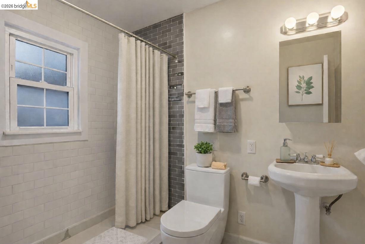 Detail Gallery Image 18 of 53 For 3114 California St, Berkeley,  CA 94703 - – Beds | – Baths