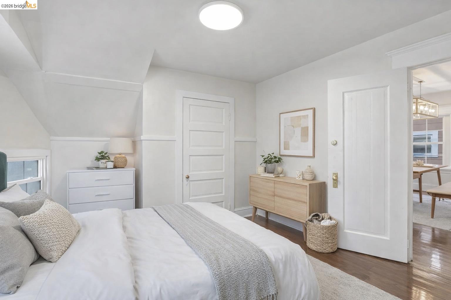 Detail Gallery Image 12 of 51 For 3114 California, Berkeley,  CA 94703 - 7 Beds | 4 Baths