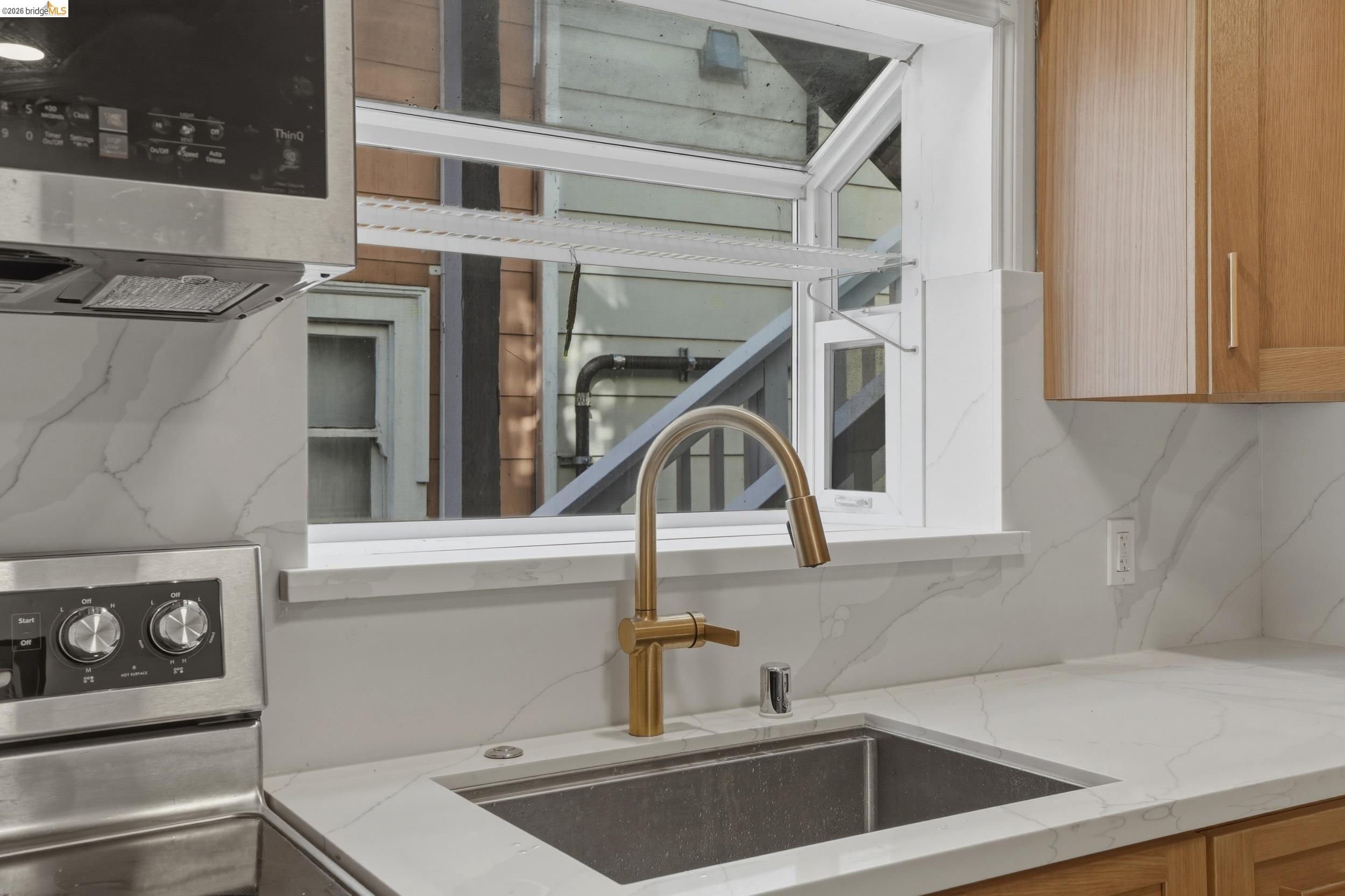 Detail Gallery Image 16 of 51 For 3114 California, Berkeley,  CA 94703 - 7 Beds | 4 Baths