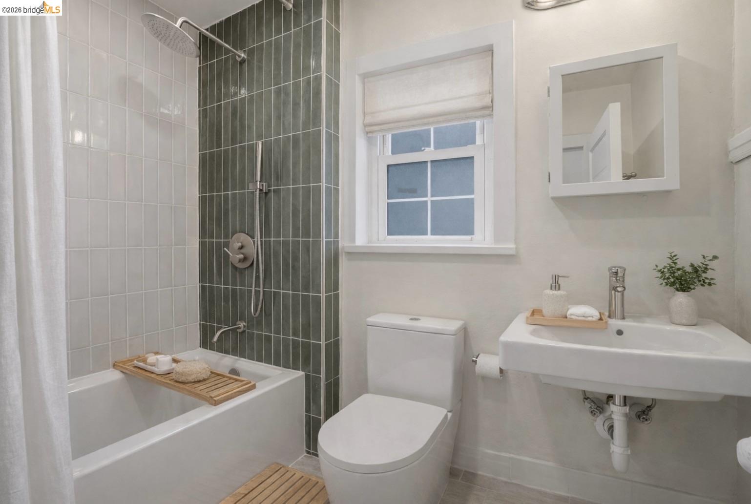 Detail Gallery Image 29 of 51 For 3114 California, Berkeley,  CA 94703 - 7 Beds | 4 Baths